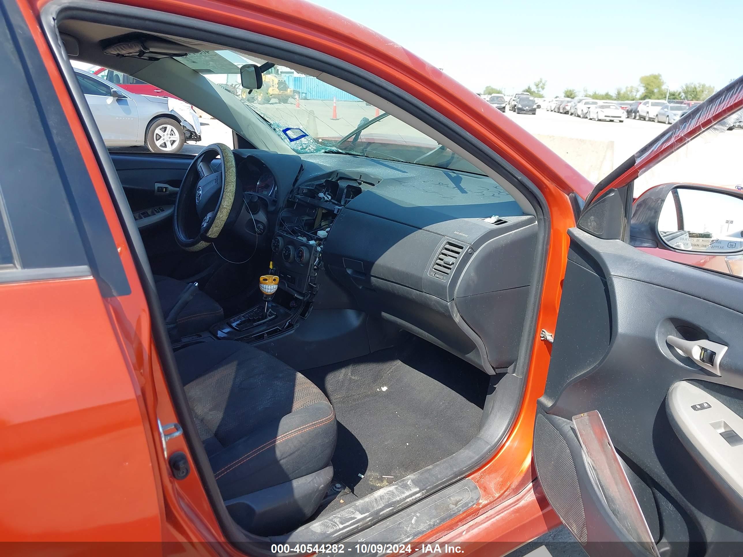 TOYOTA COROLLA image 5