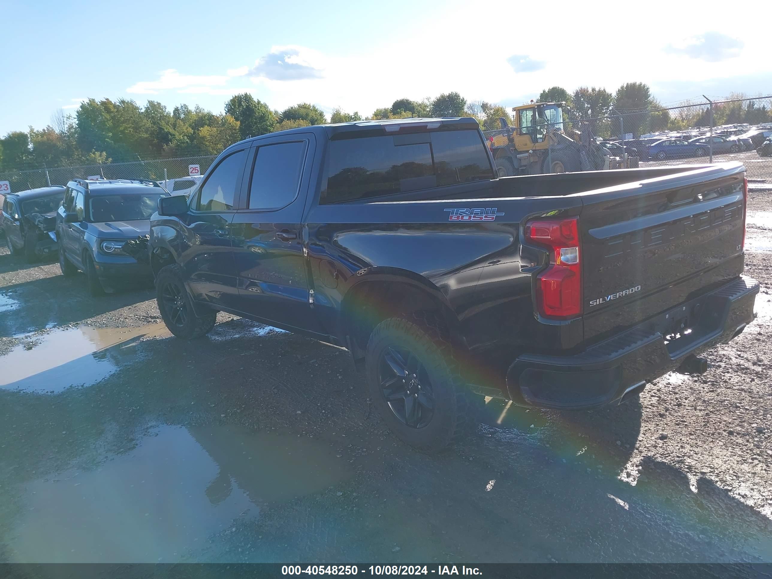 CHEVROLET SILVERADO image 3