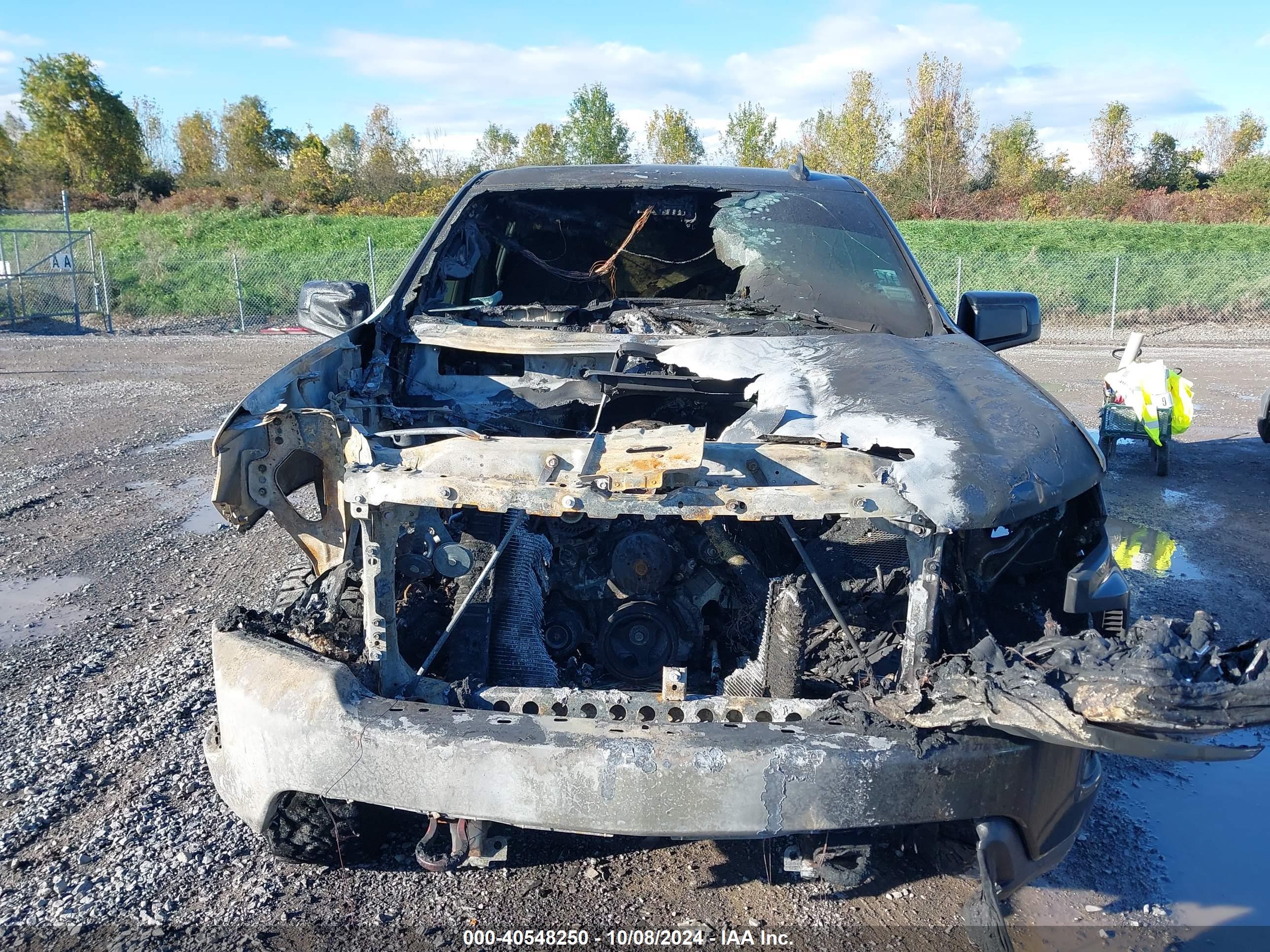 CHEVROLET SILVERADO image 6