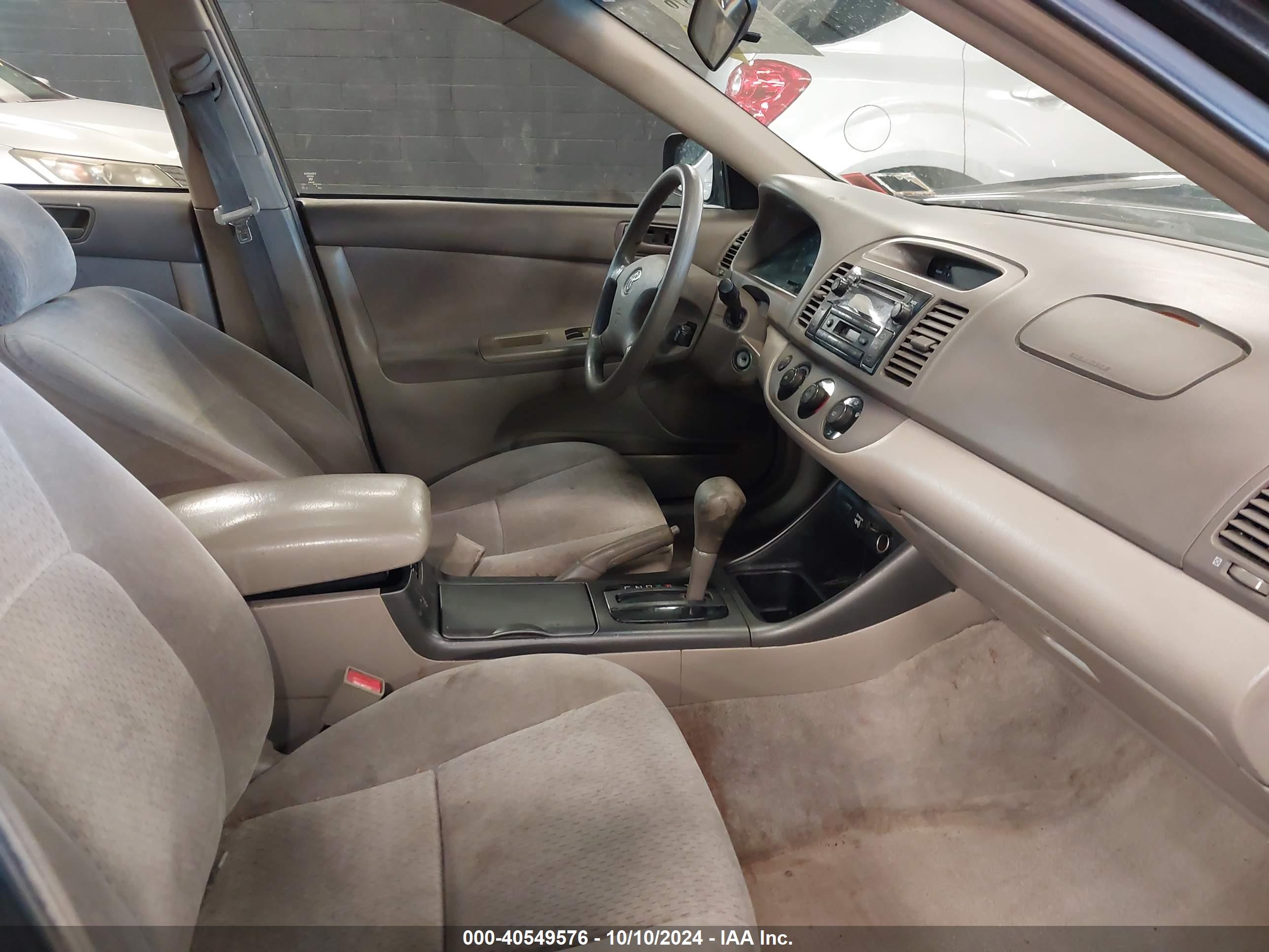 TOYOTA CAMRY image 5