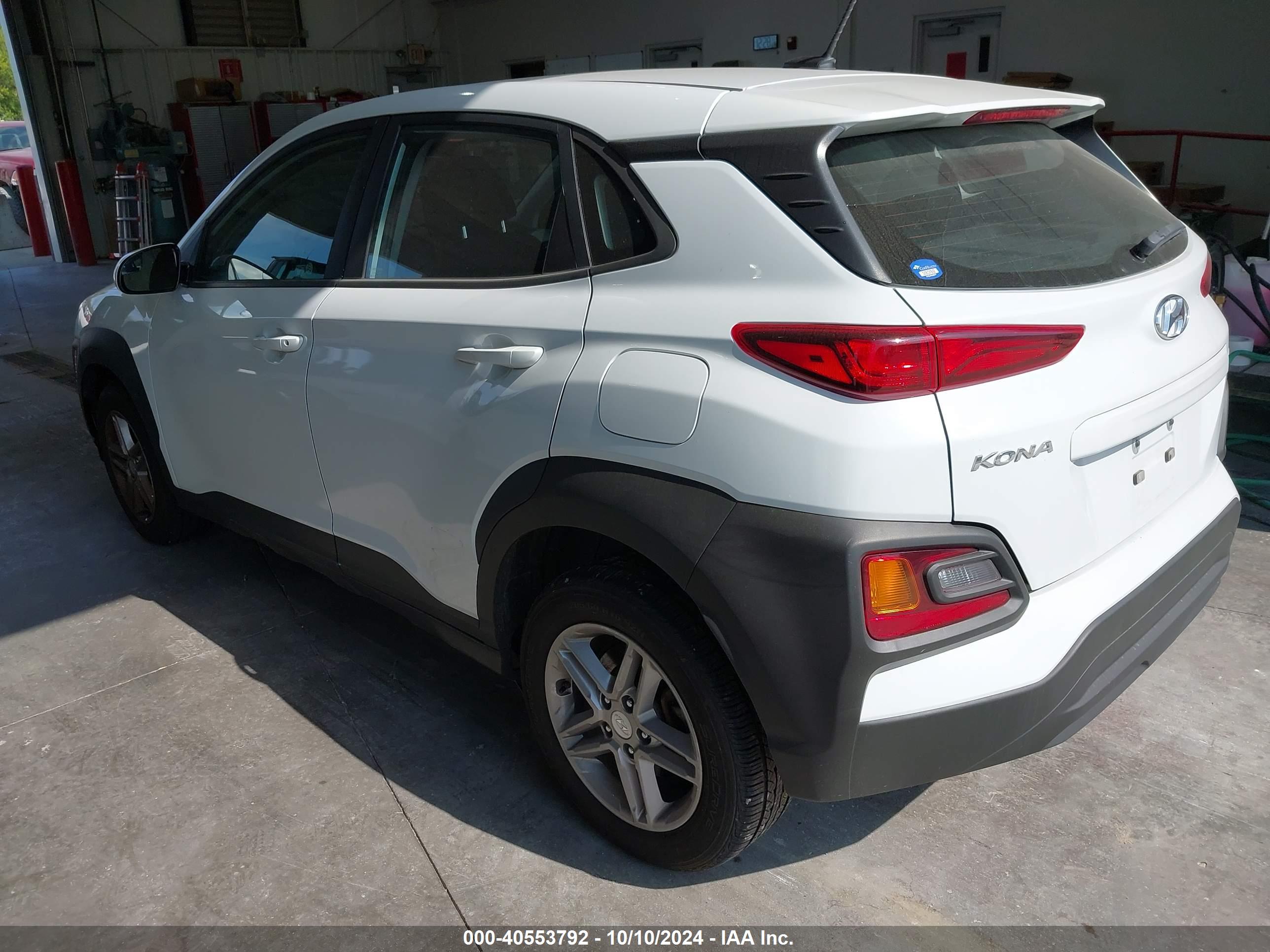 HYUNDAI KONA image 3