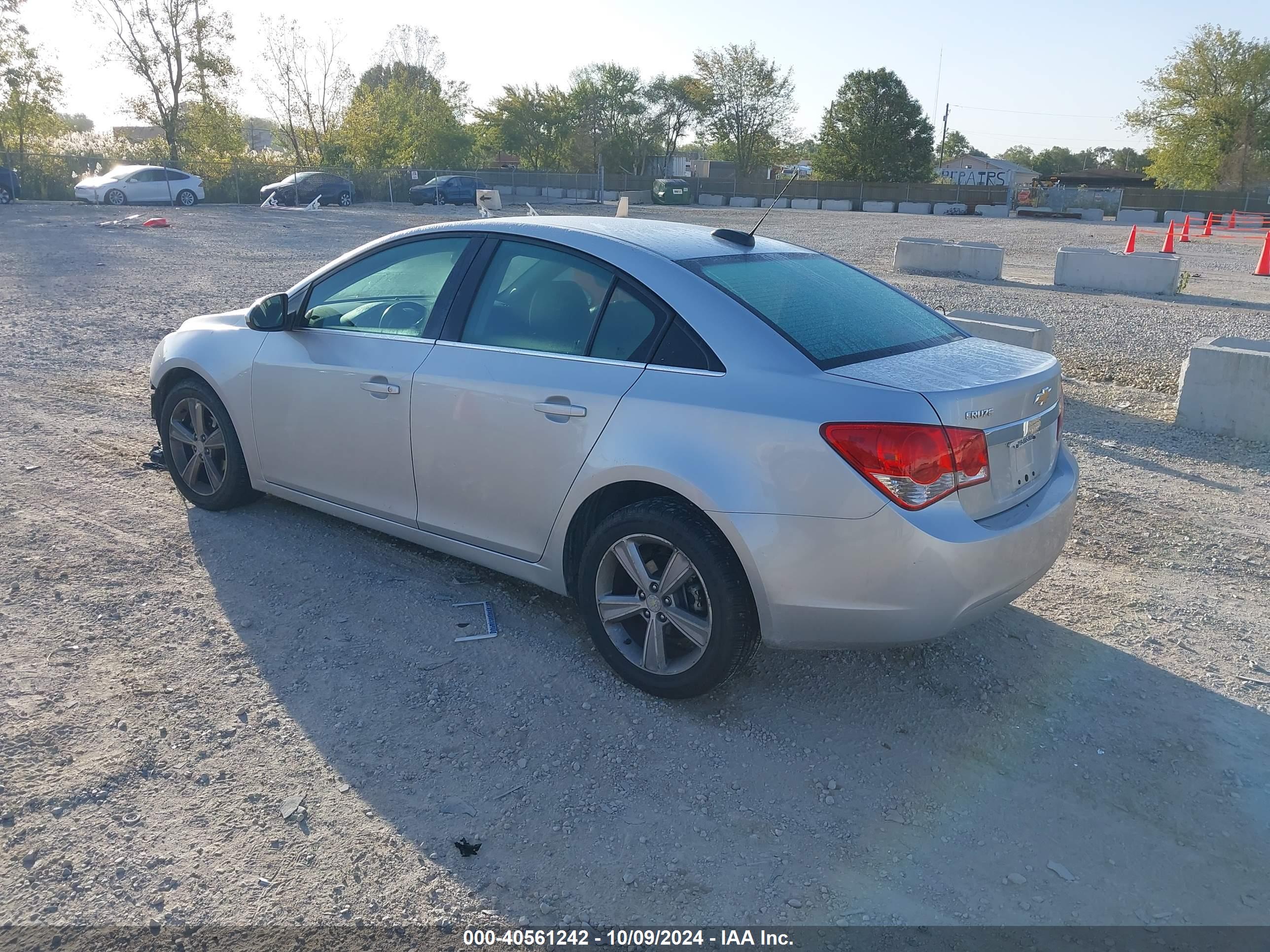 CHEVROLET CRUZE image 3