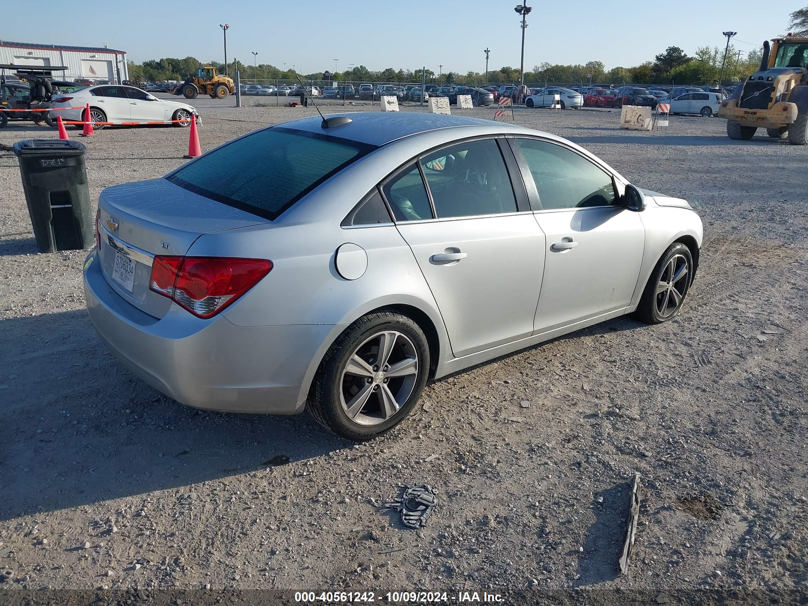 CHEVROLET CRUZE image 4