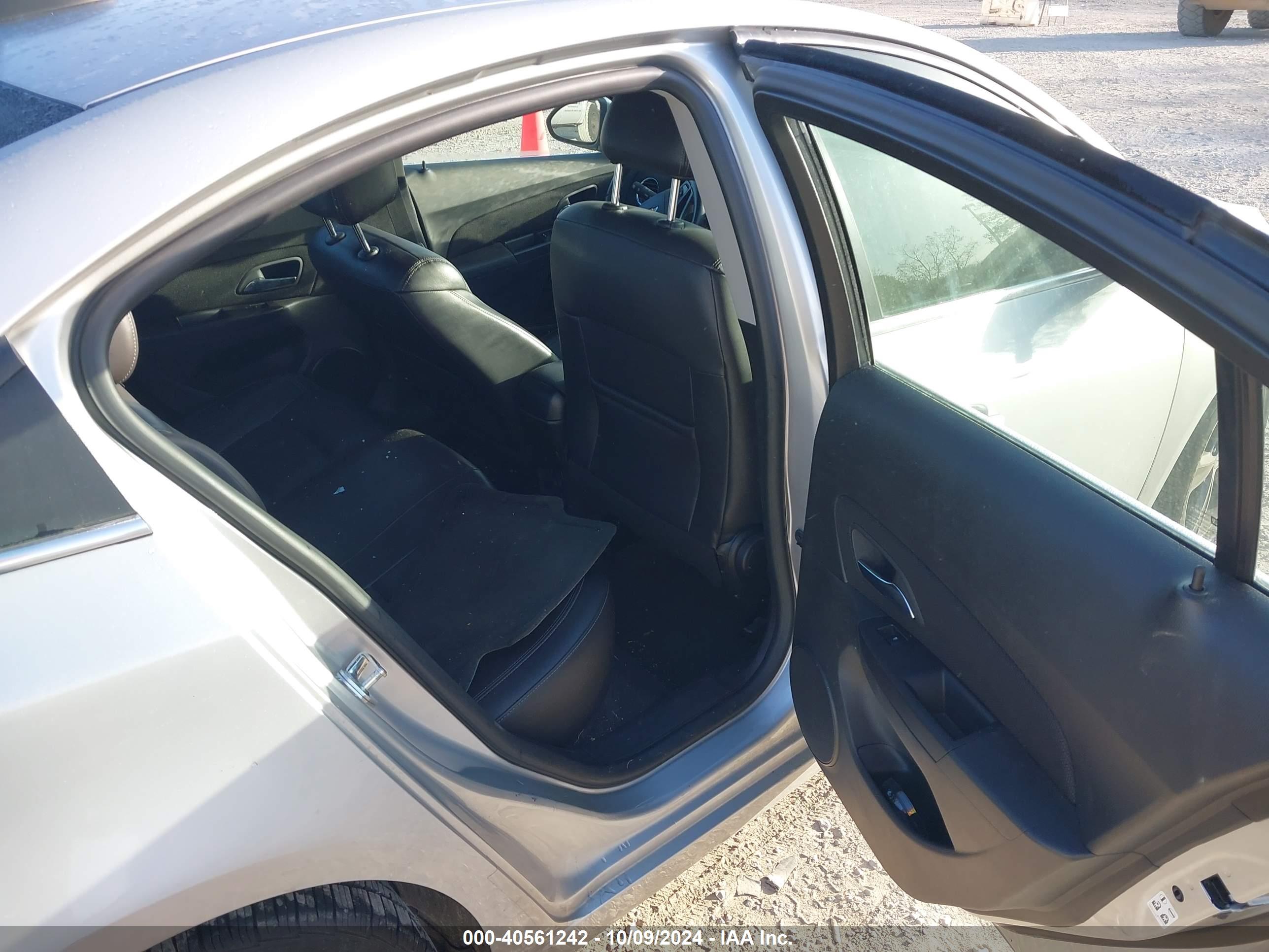 CHEVROLET CRUZE image 8