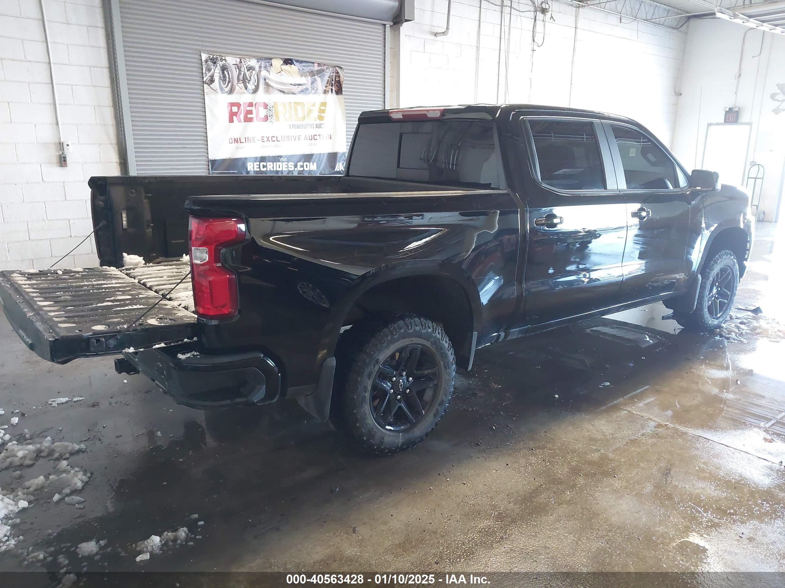 CHEVROLET SILVERADO image 4
