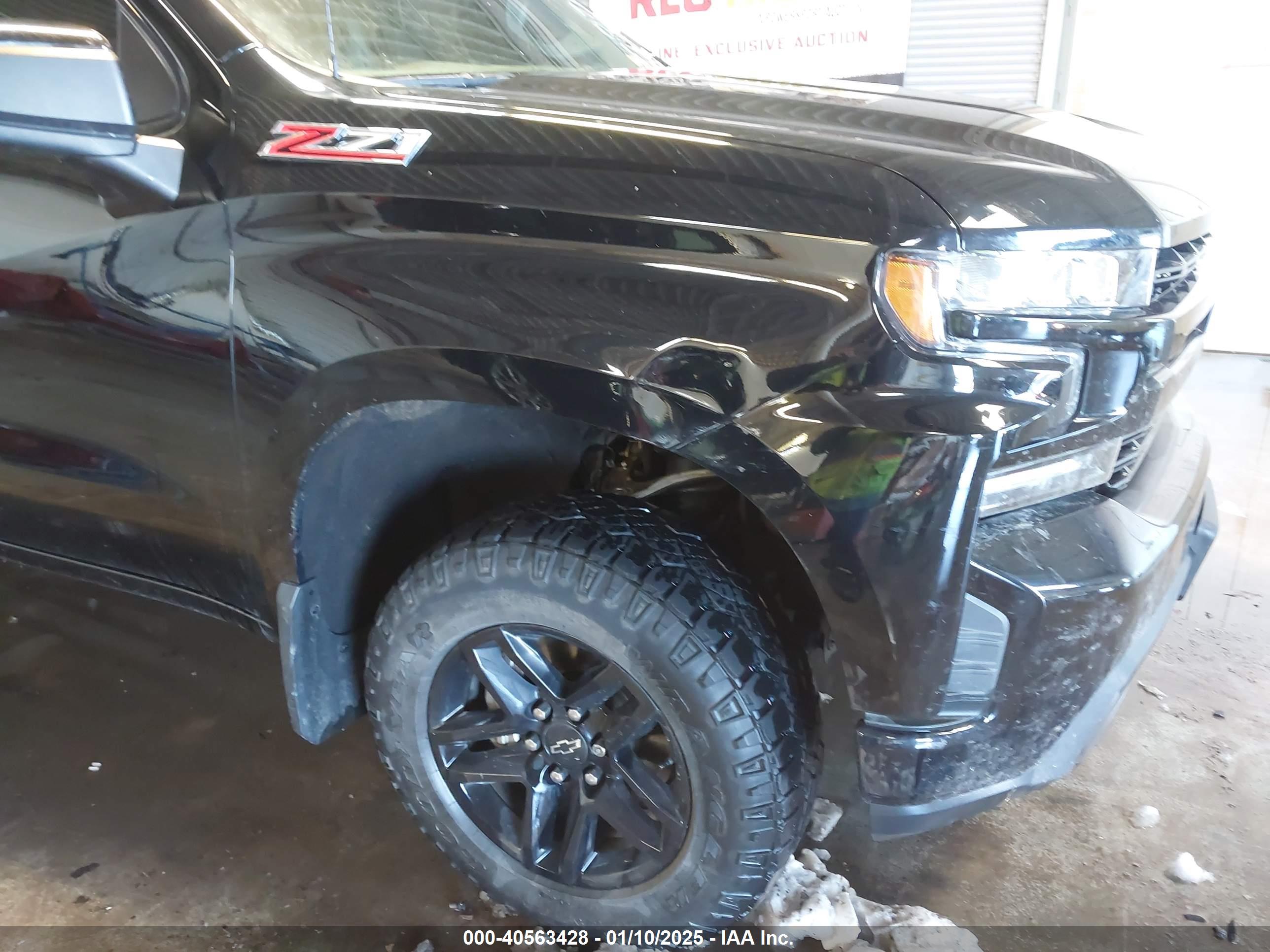 CHEVROLET SILVERADO image 6