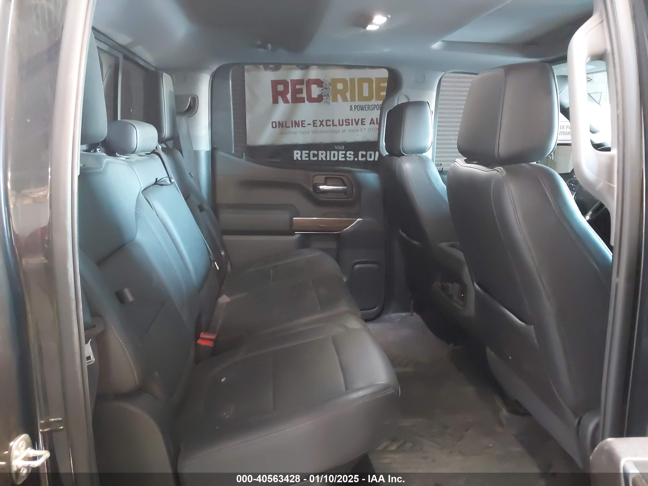 CHEVROLET SILVERADO image 8