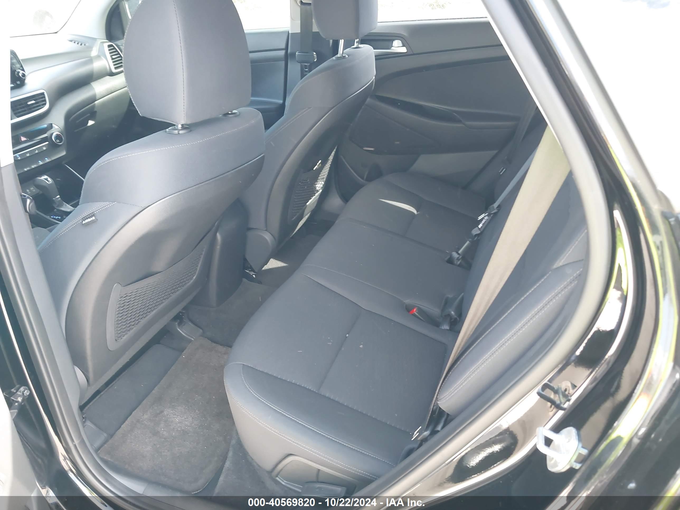 HYUNDAI TUCSON image 8