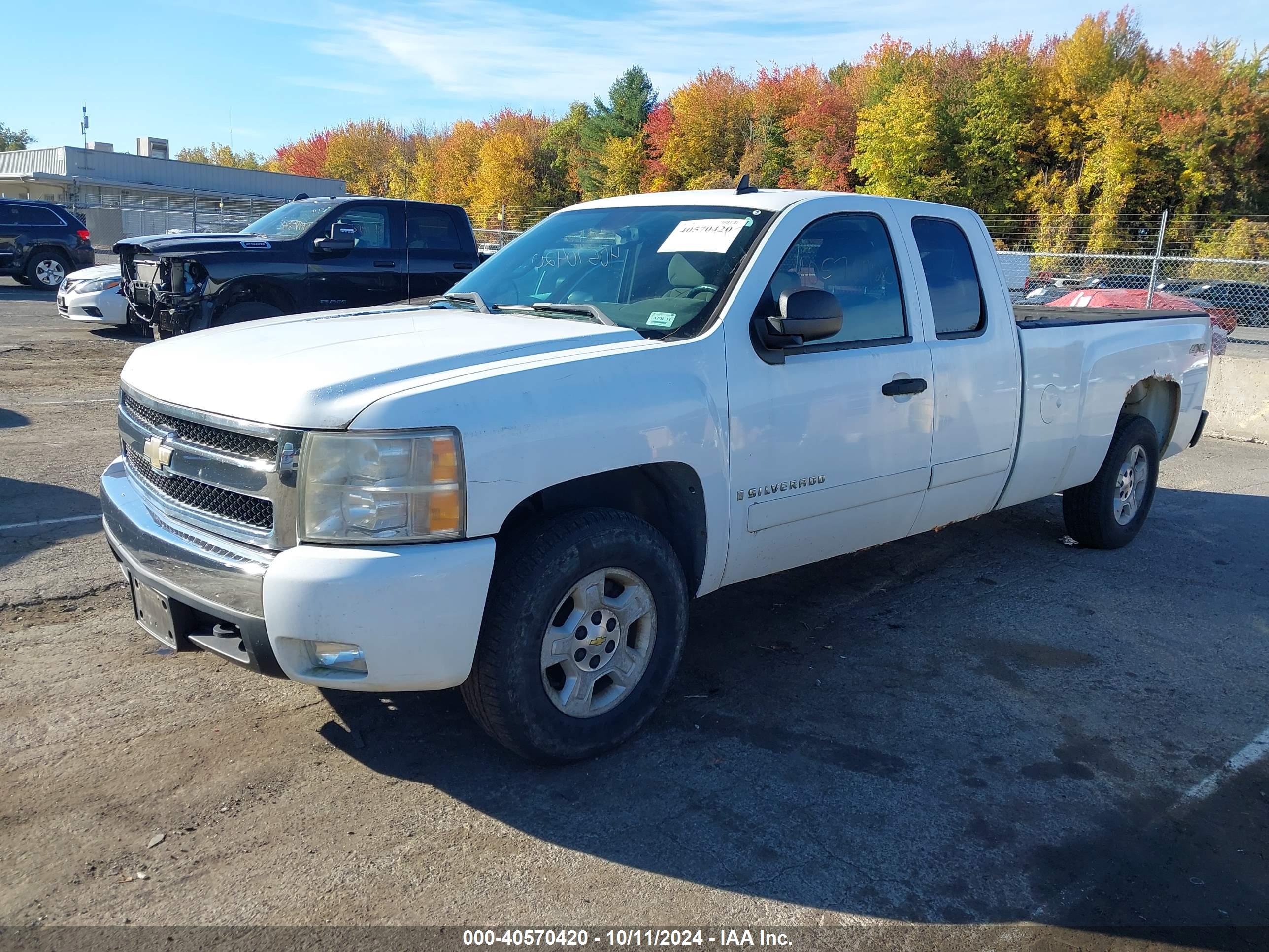 CHEVROLET SILVERADO image 2