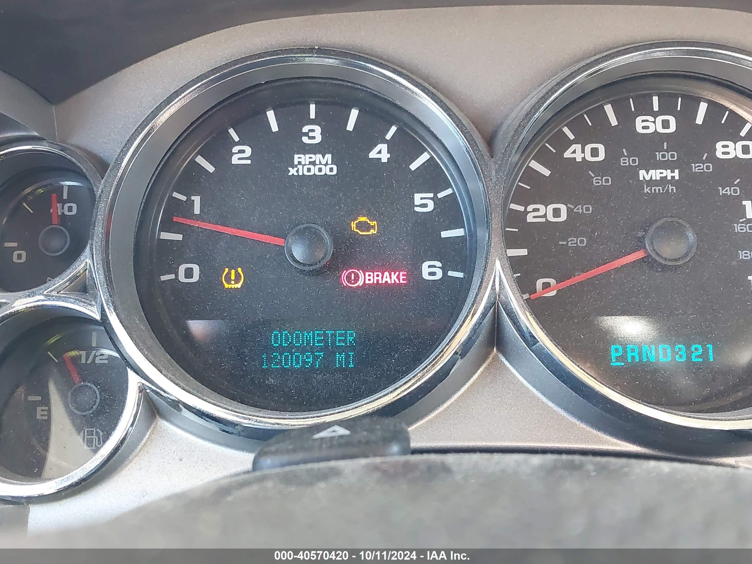 CHEVROLET SILVERADO image 7