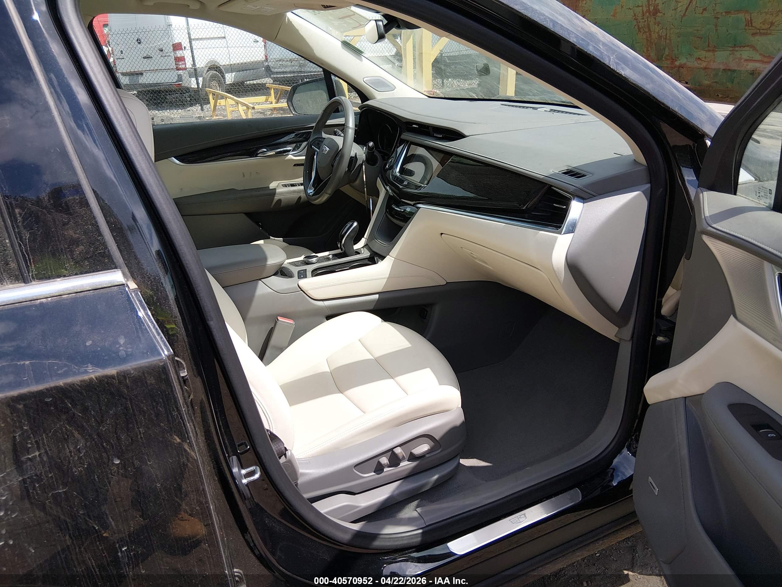 CADILLAC XT6 image 5