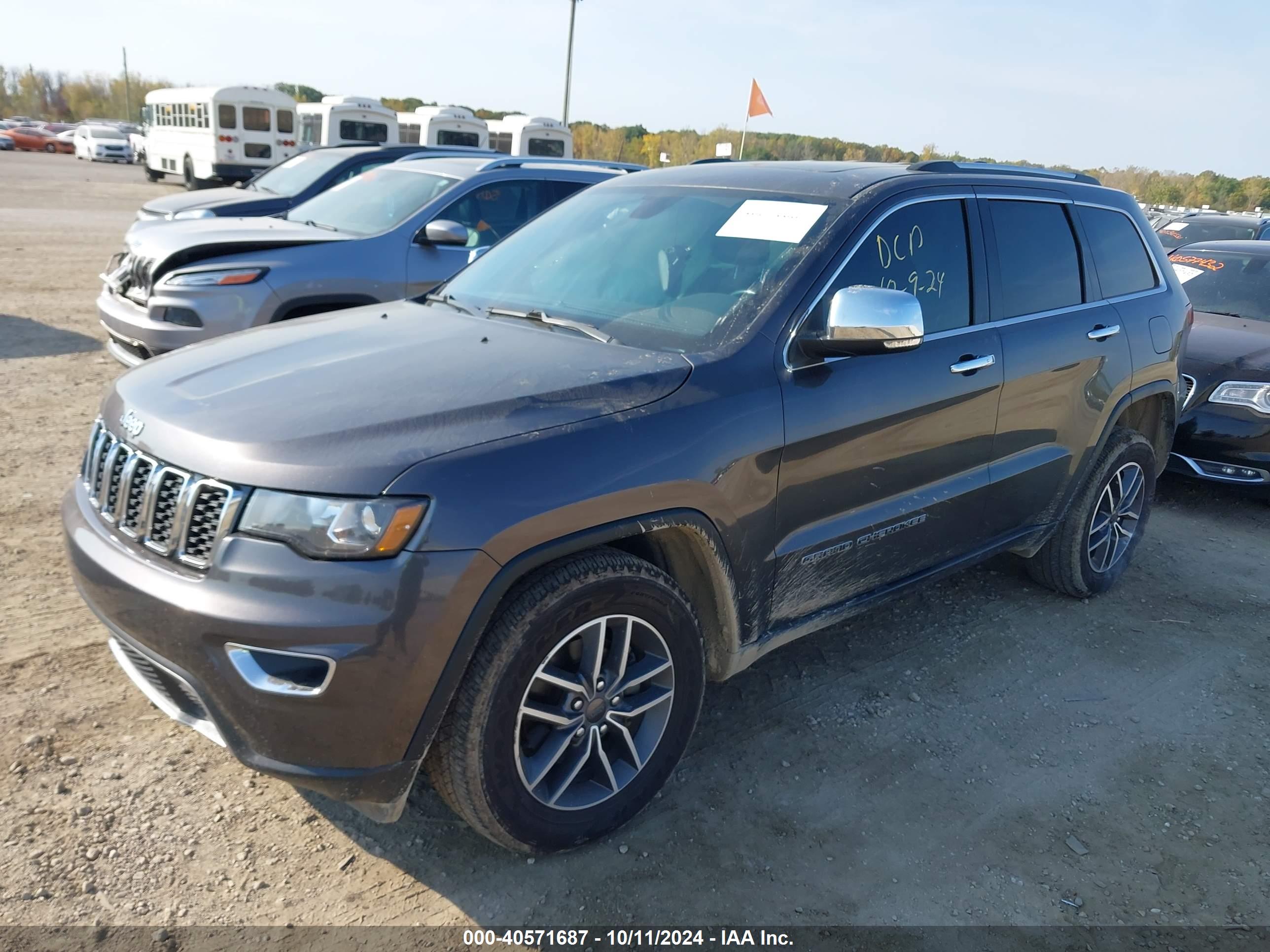 JEEP GRAND image 2