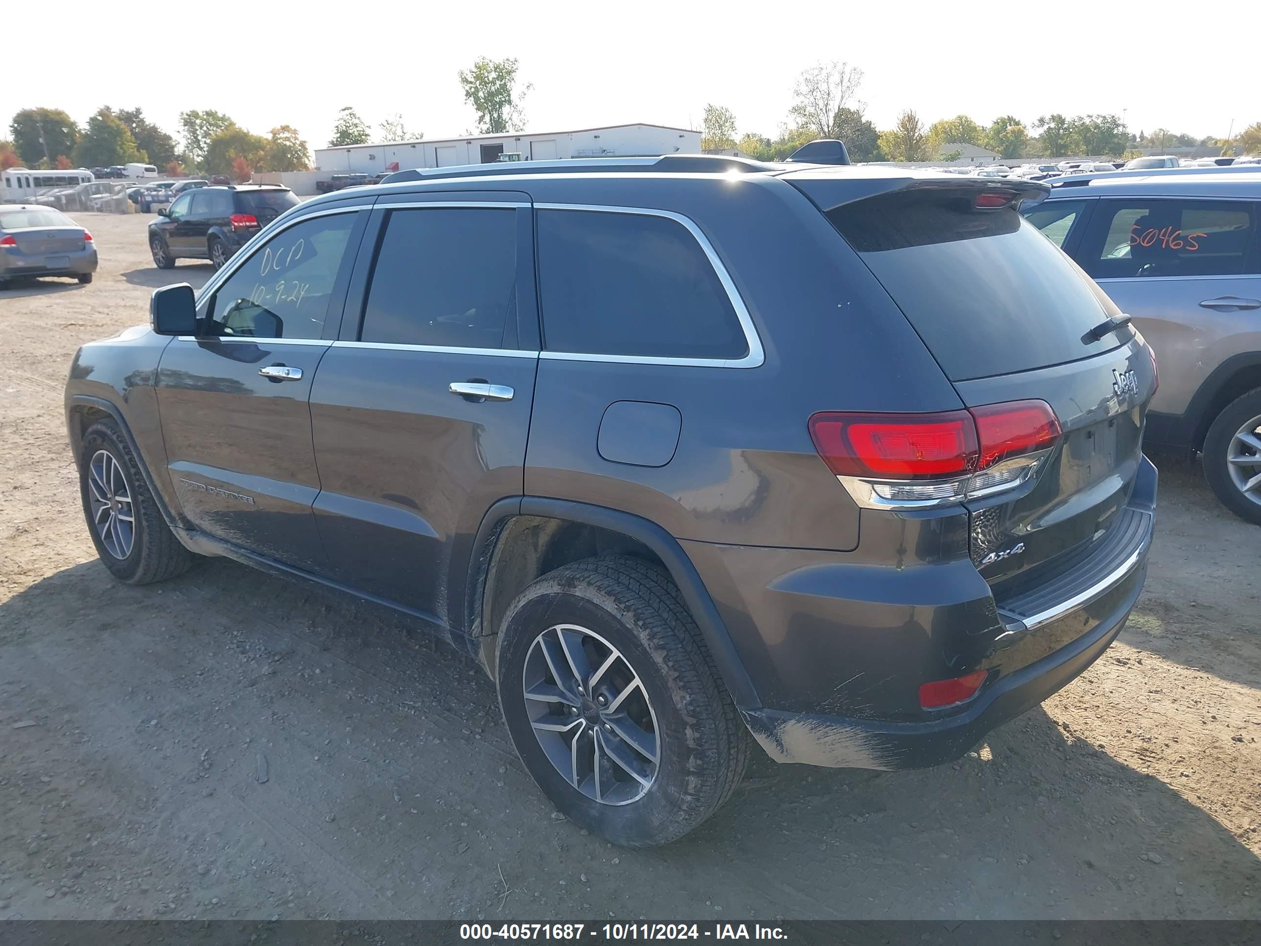JEEP GRAND image 3