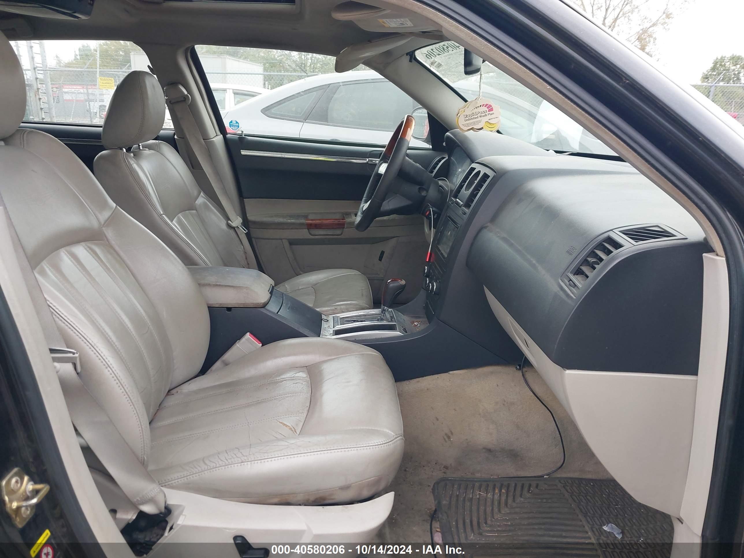 CHRYSLER 300C image 5