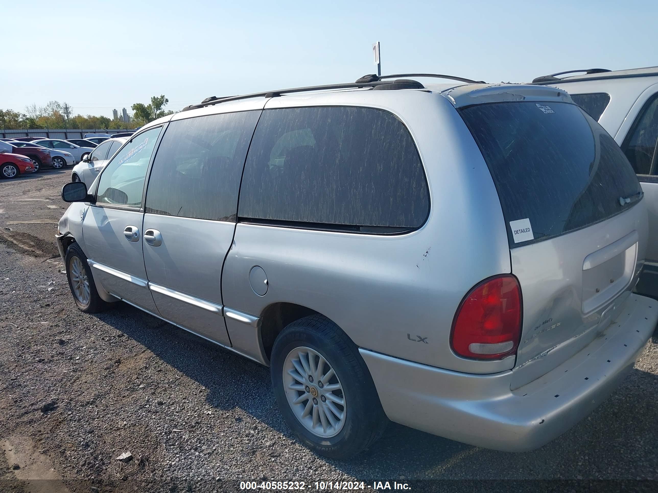 CHRYSLER TOWN image 3