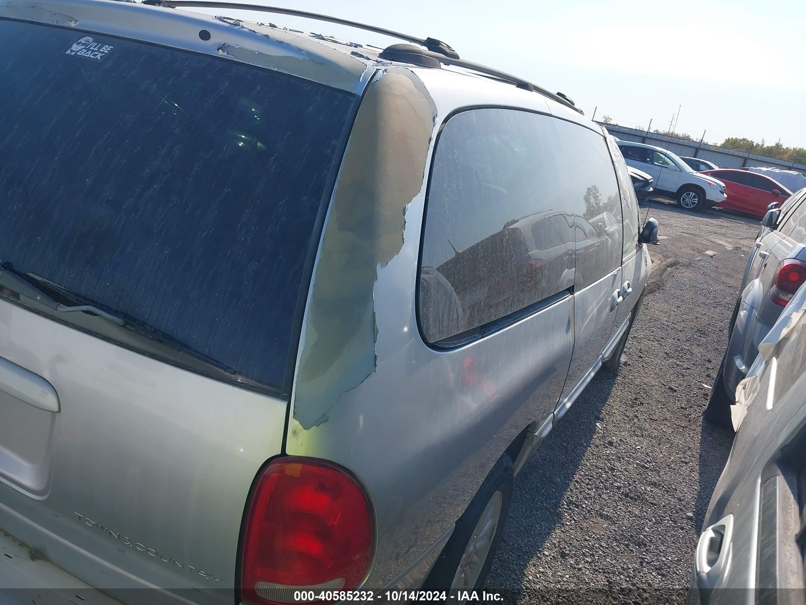 CHRYSLER TOWN image 4