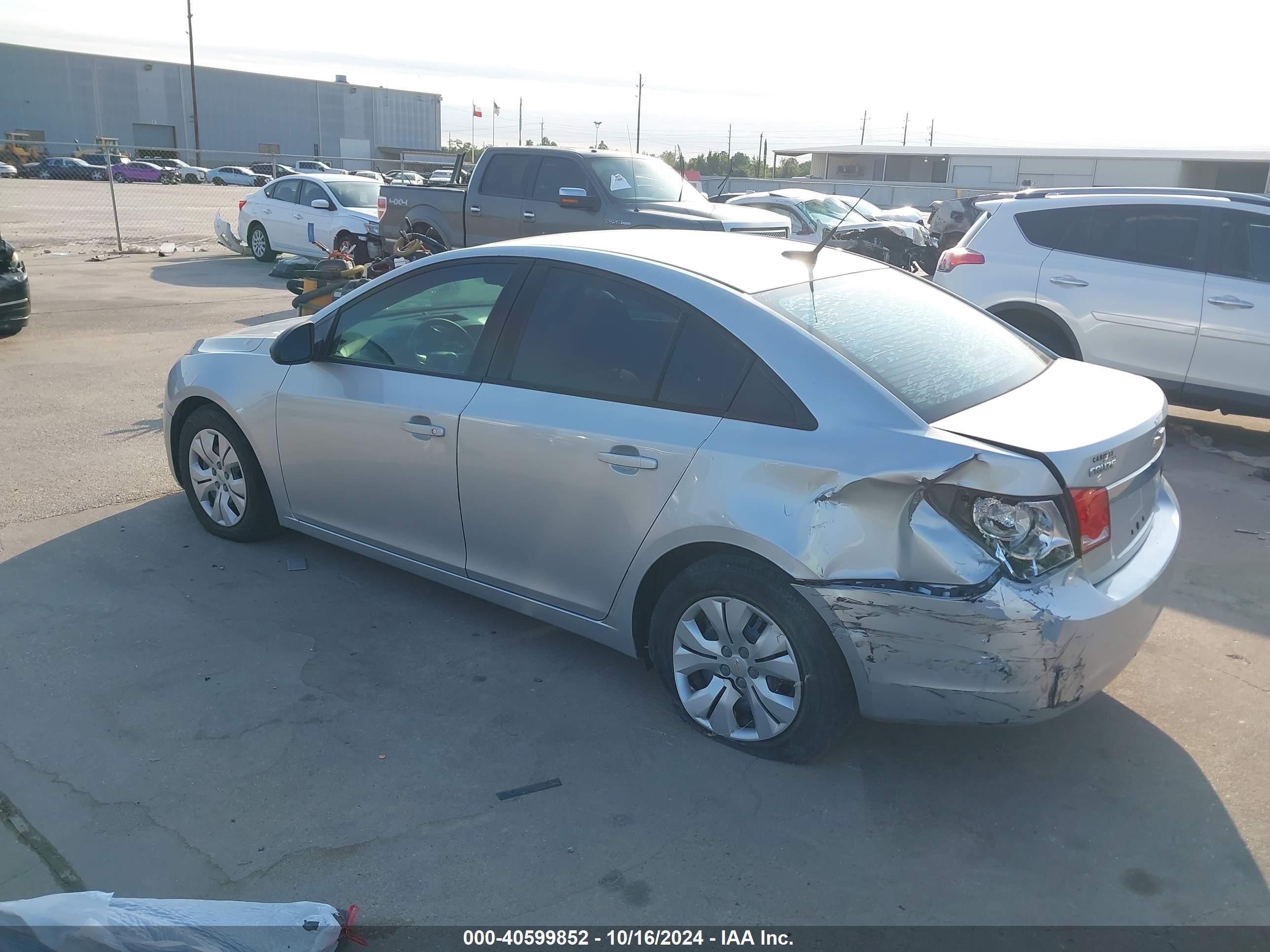 CHEVROLET CRUZE image 3
