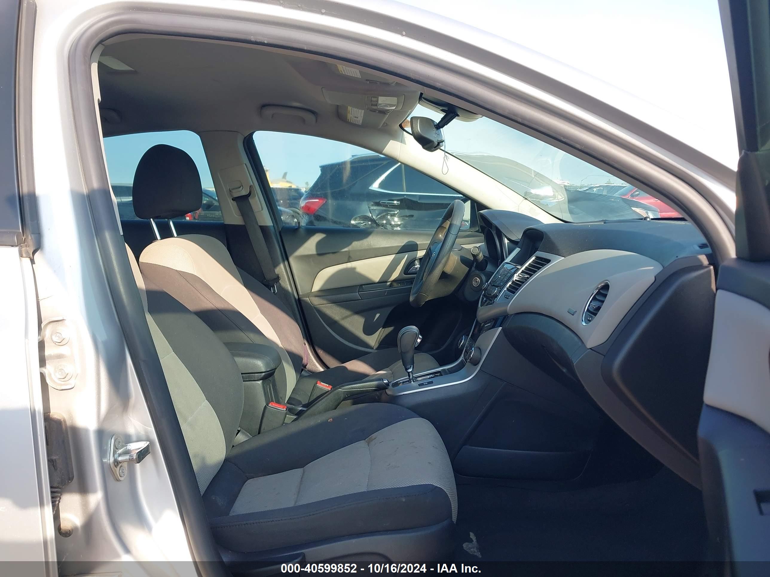 CHEVROLET CRUZE image 5