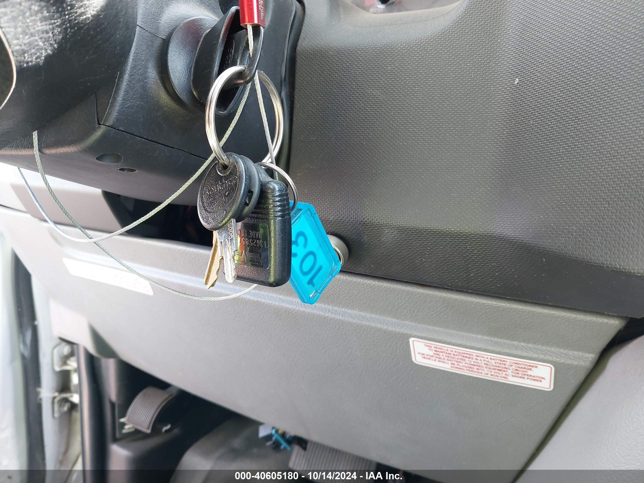 FORD E-450 image 11