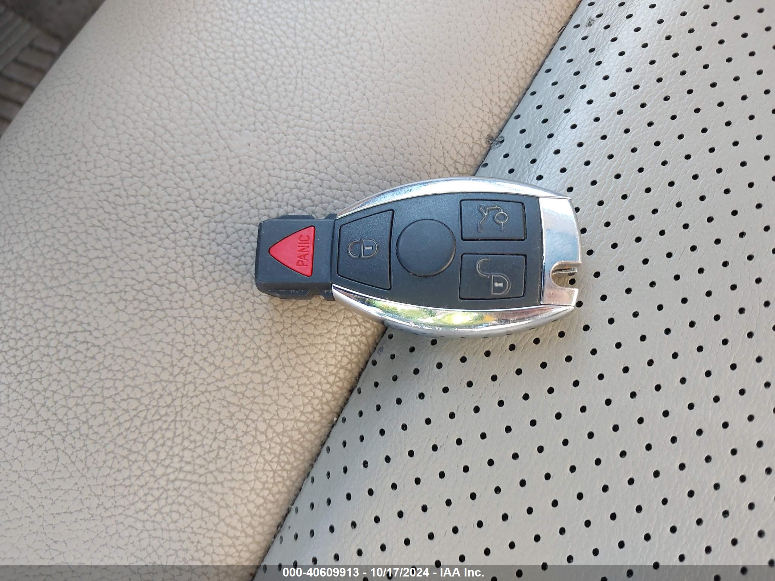 MERCEDES-BENZ E image 11