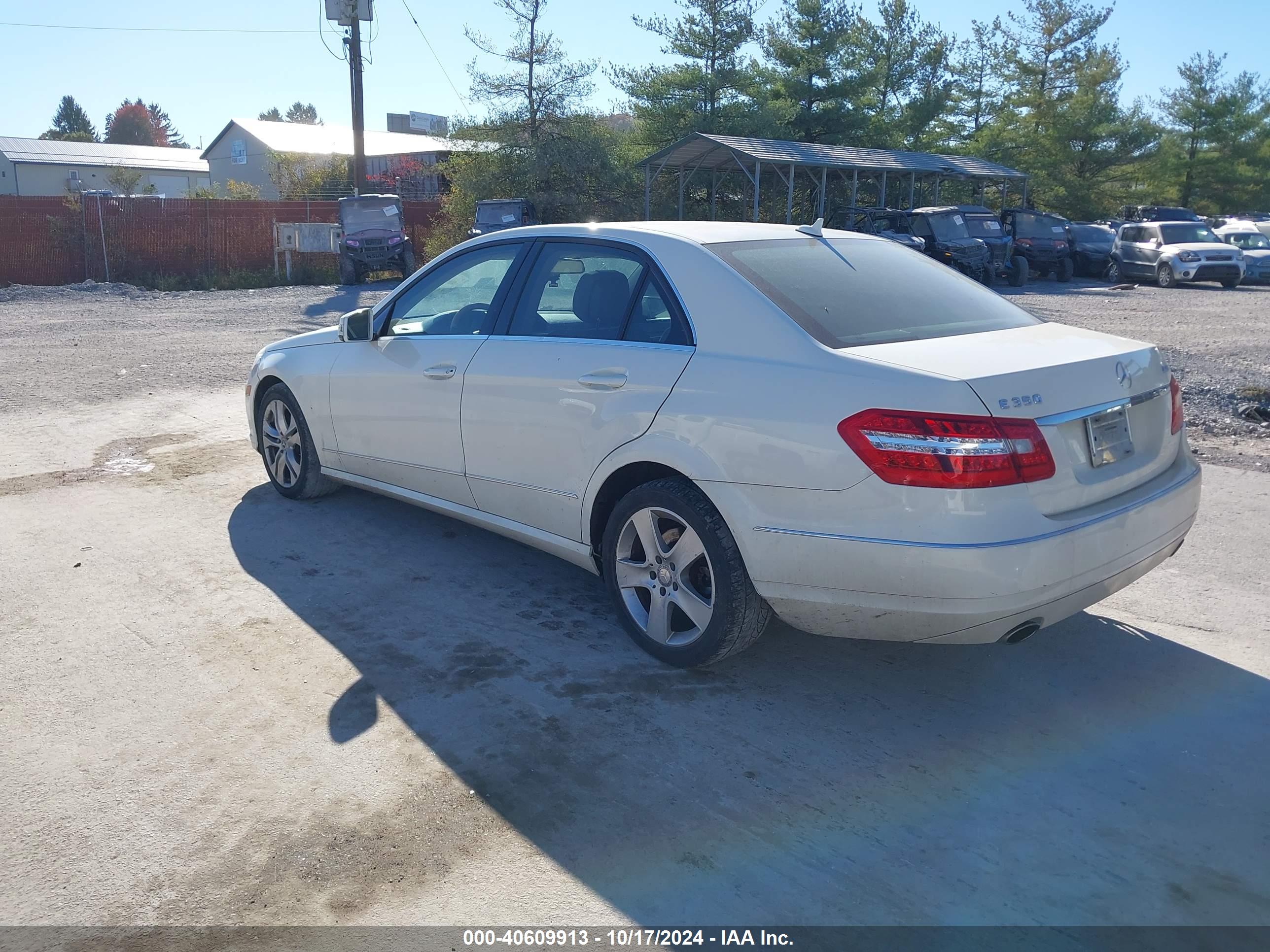 MERCEDES-BENZ E image 3