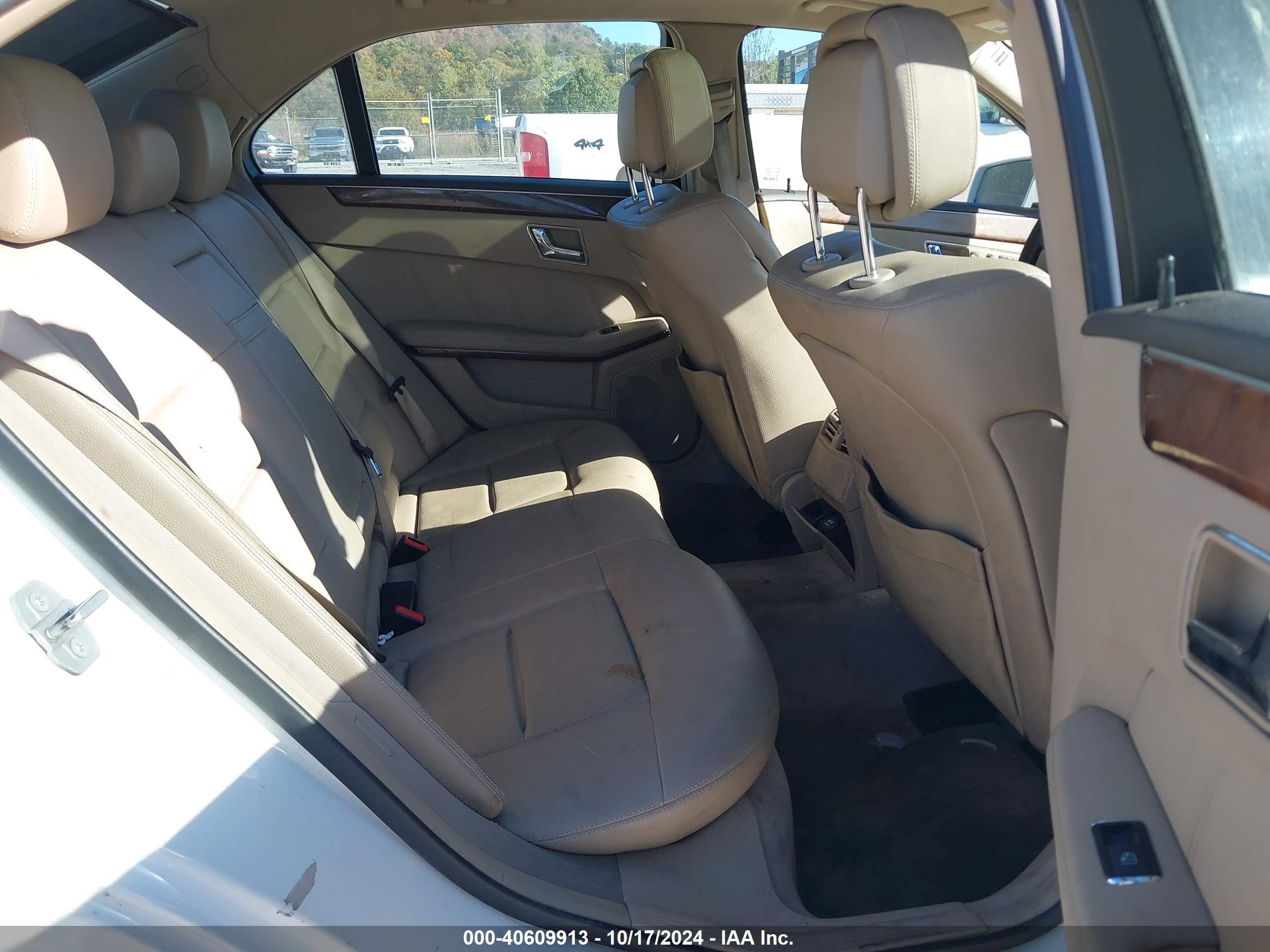 MERCEDES-BENZ E image 8