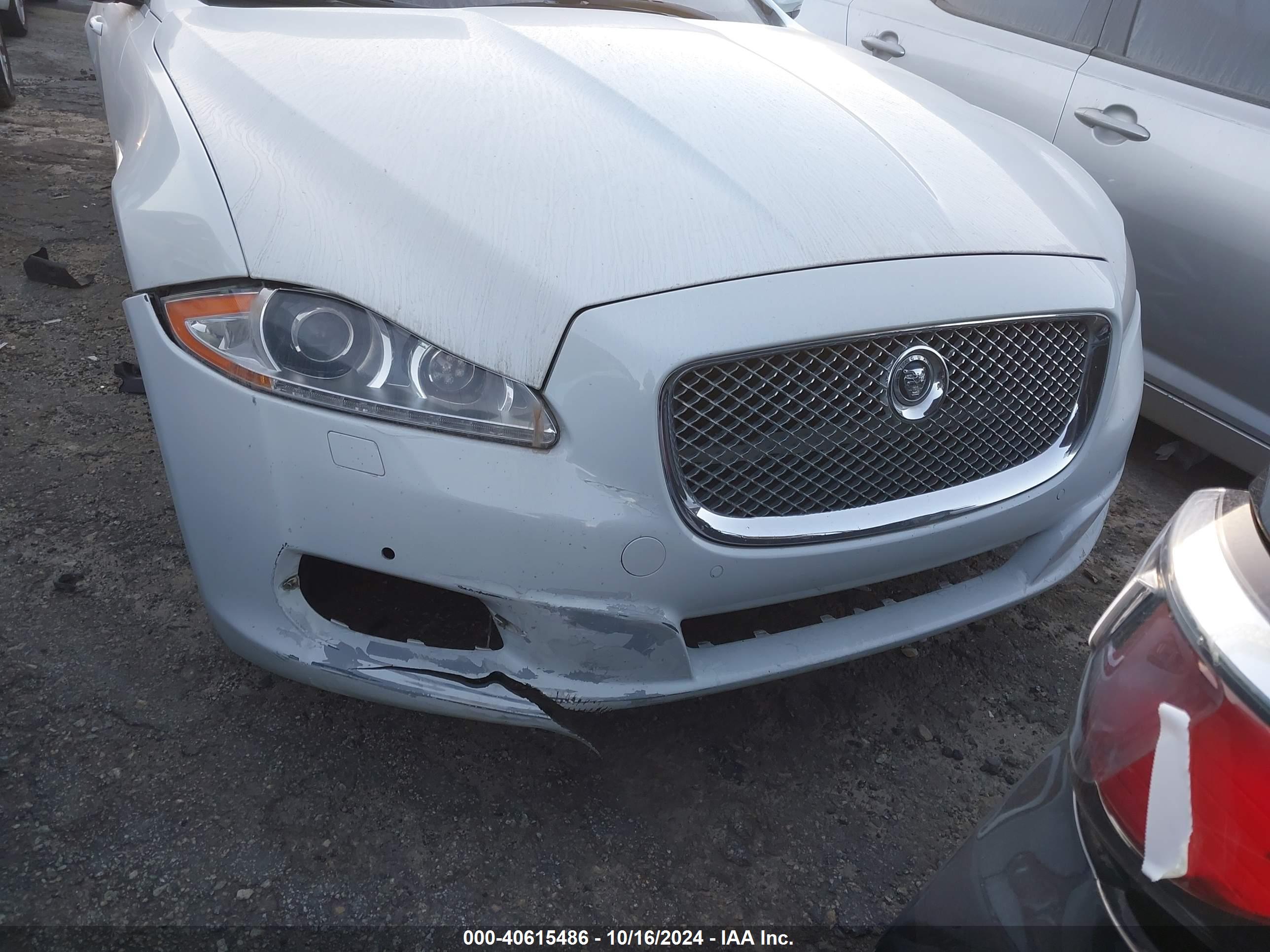 JAGUAR XJ image 6