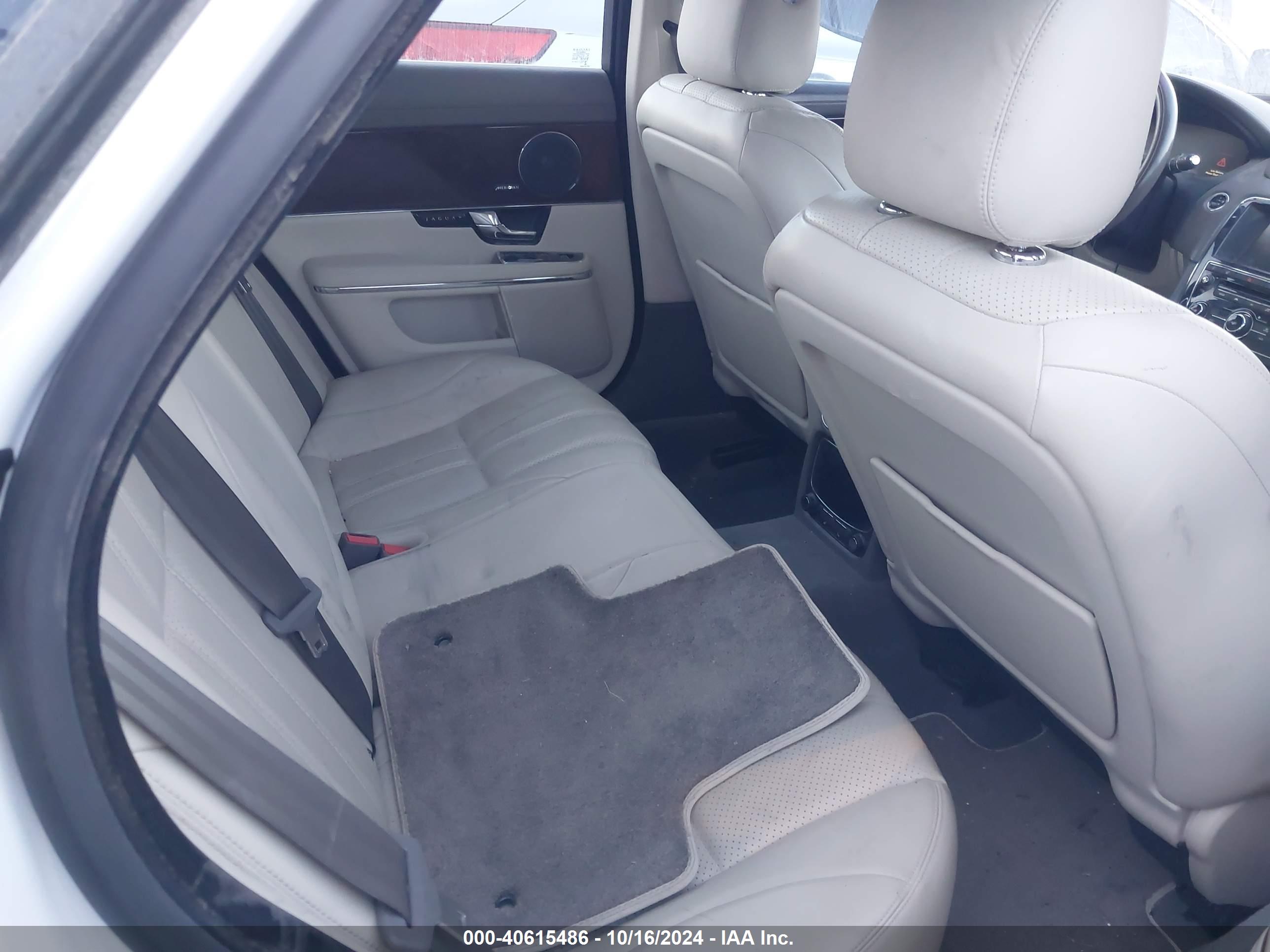 JAGUAR XJ image 8