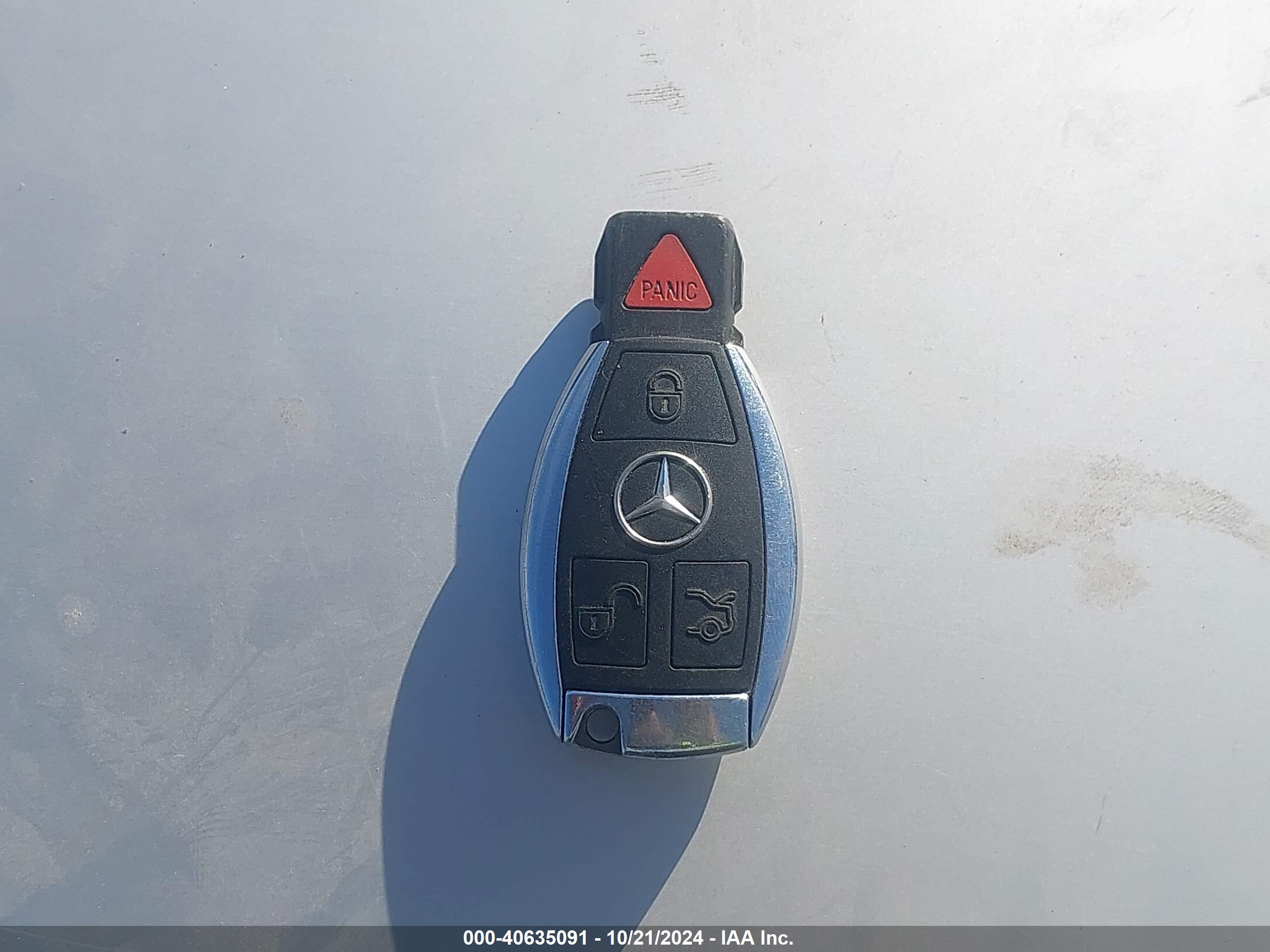 MERCEDES-BENZ E image 11