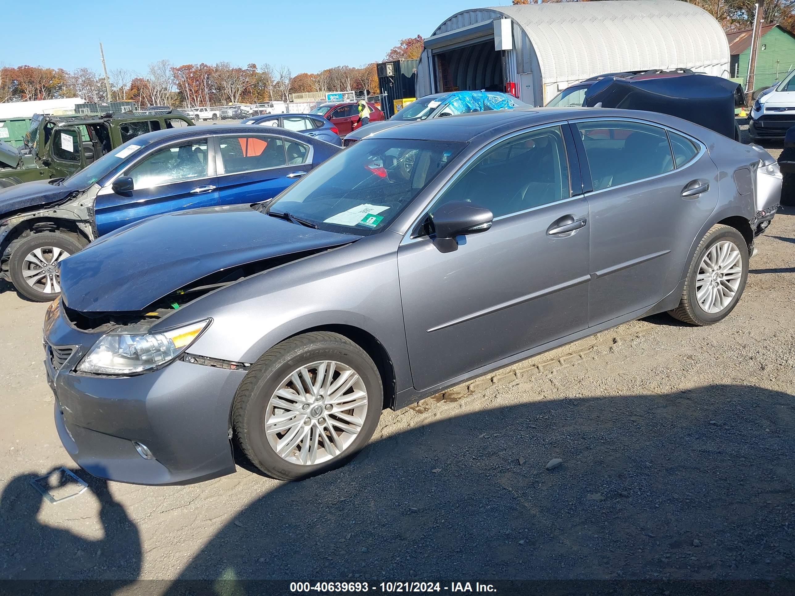 LEXUS ES image 2