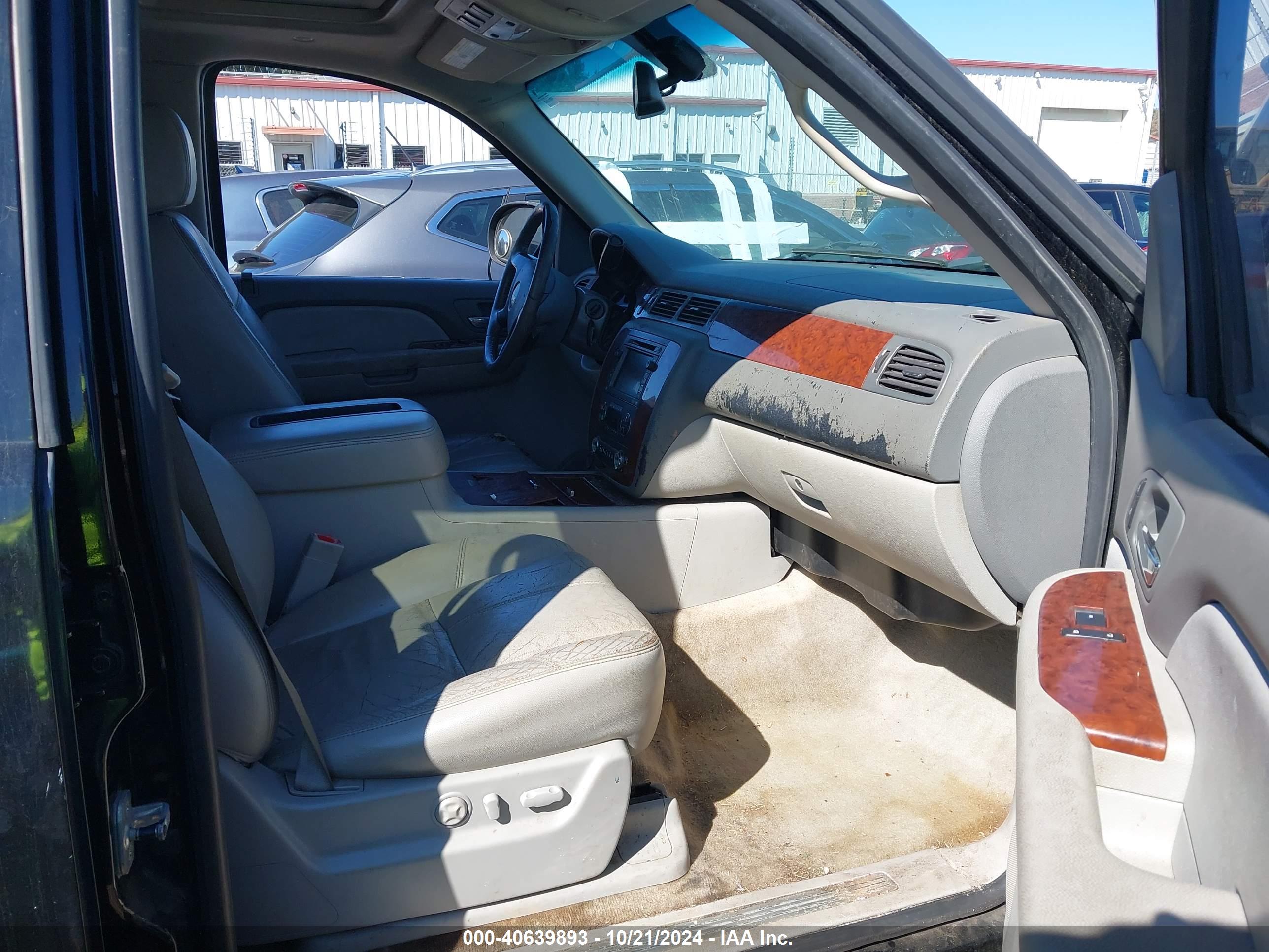 CHEVROLET TAHOE image 5