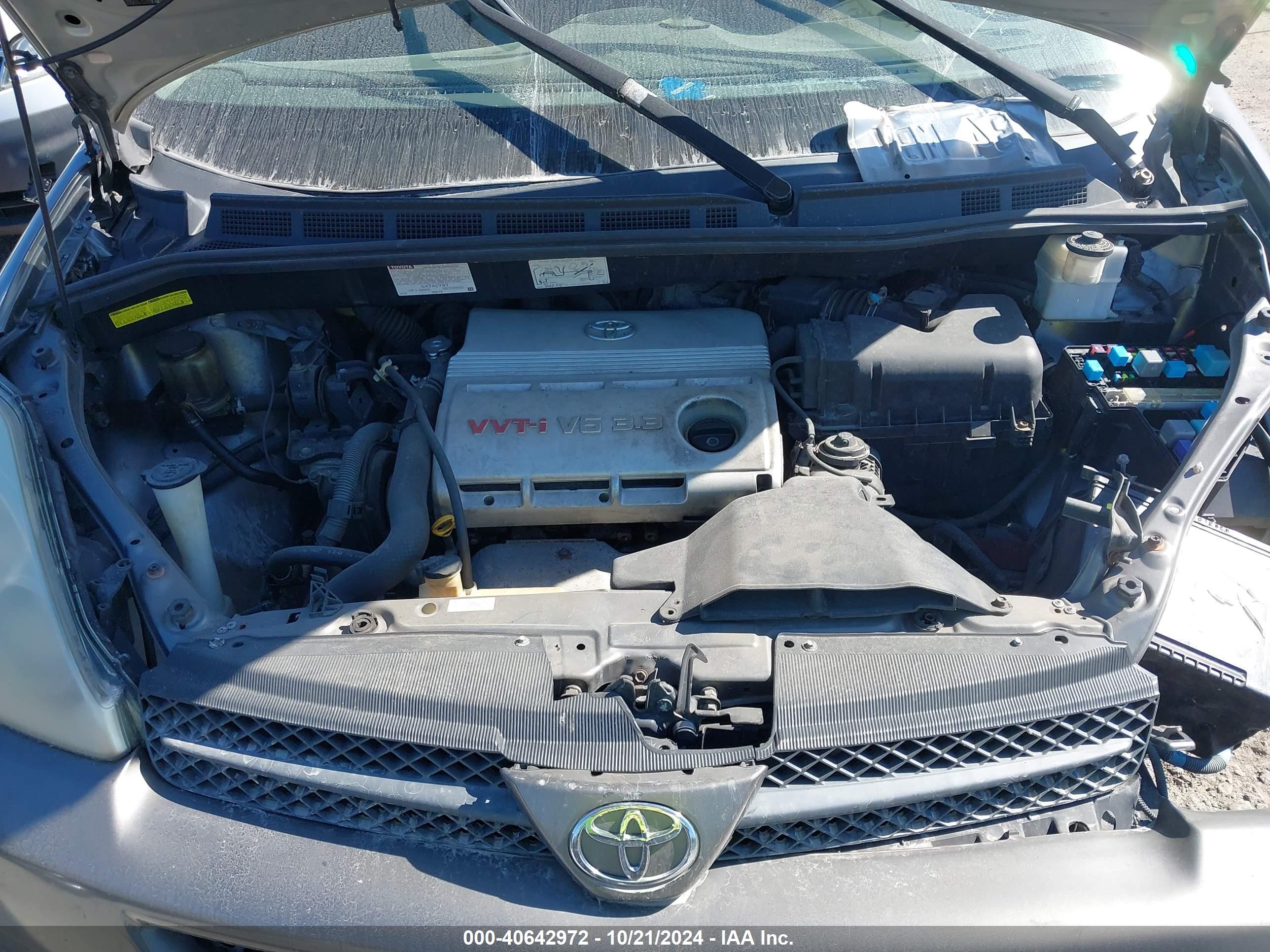 TOYOTA SIENNA image 10