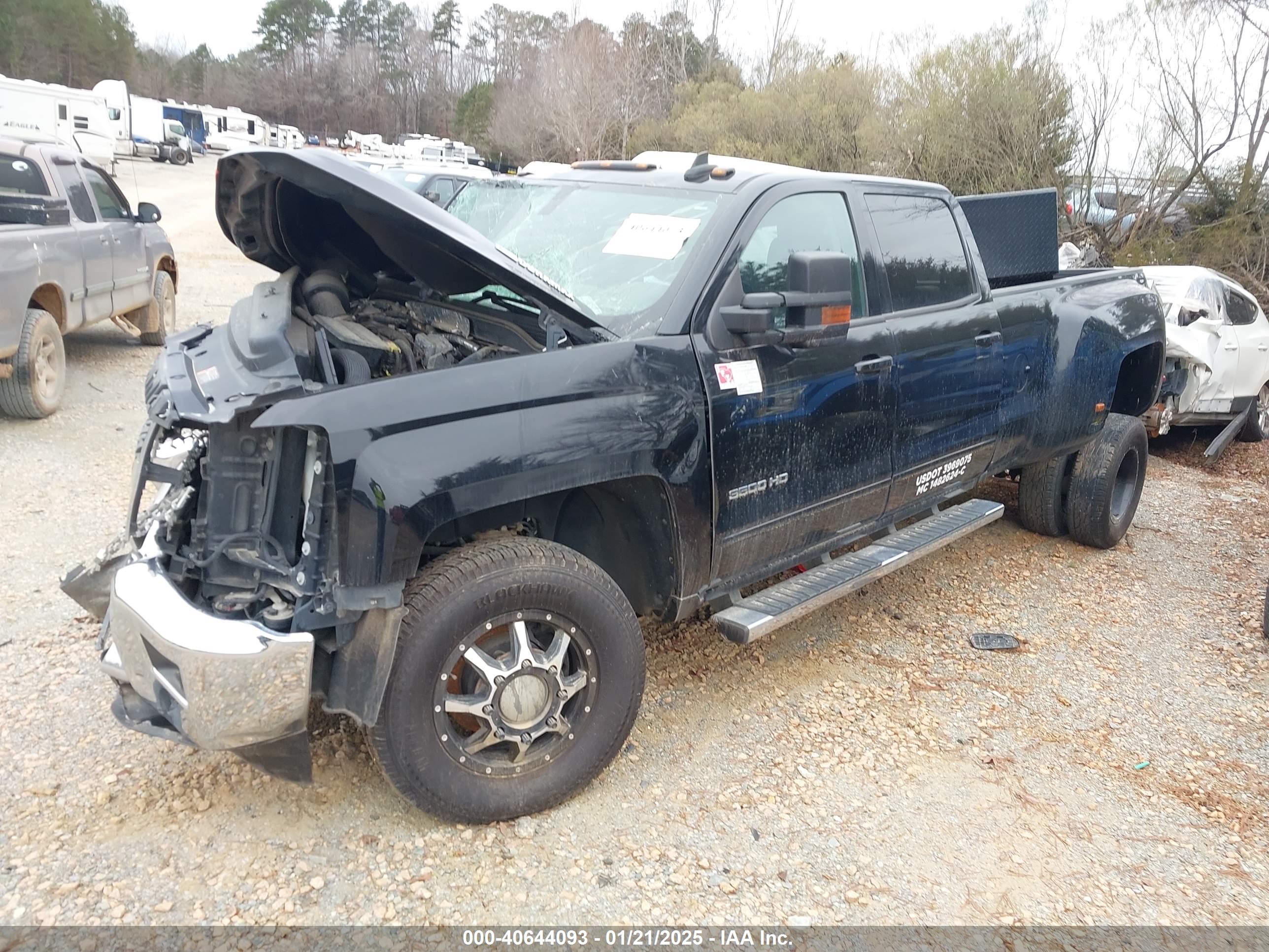 CHEVROLET SILVERADO image 2