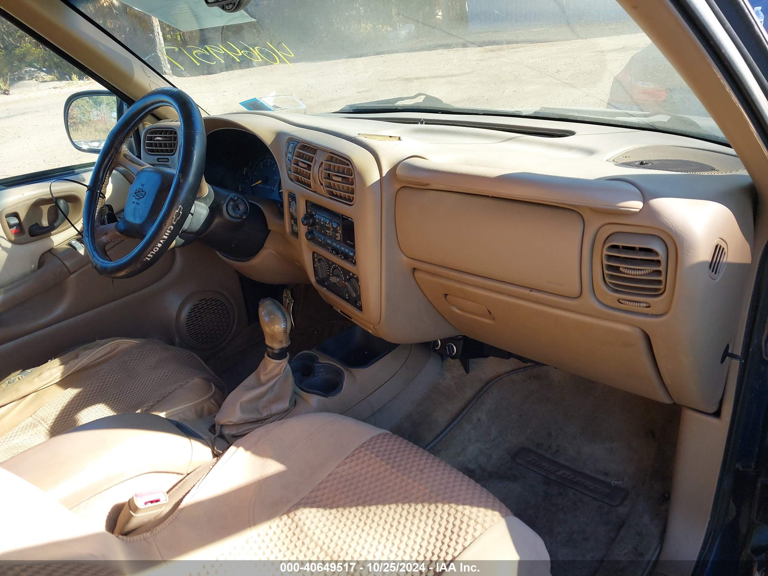 CHEVROLET BLAZER image 5