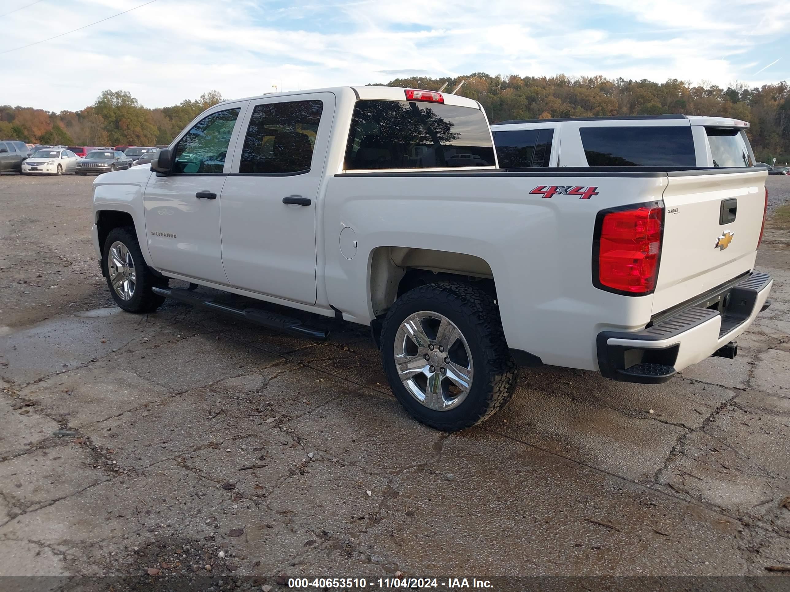 CHEVROLET SILVERADO image 3