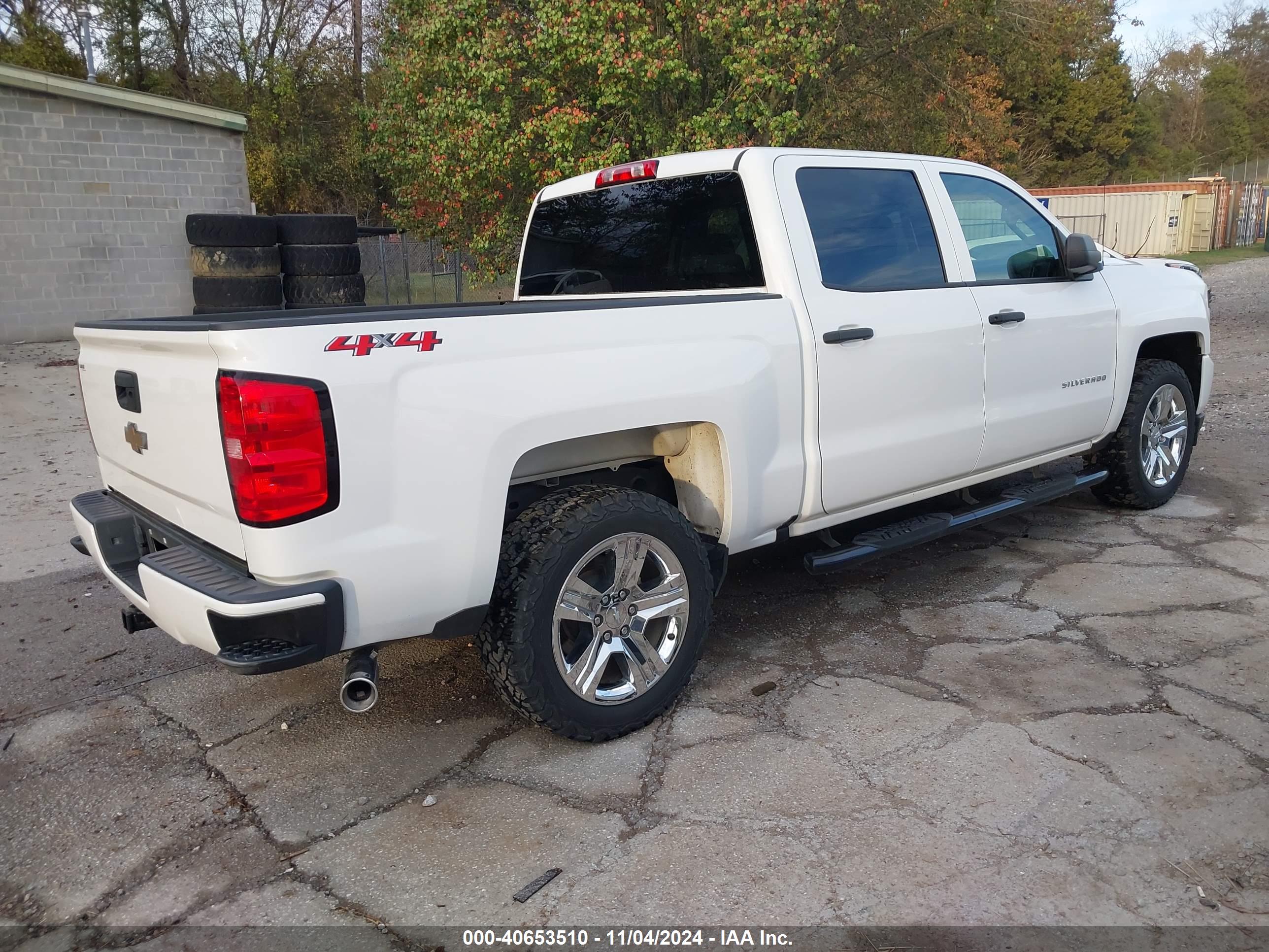 CHEVROLET SILVERADO image 4