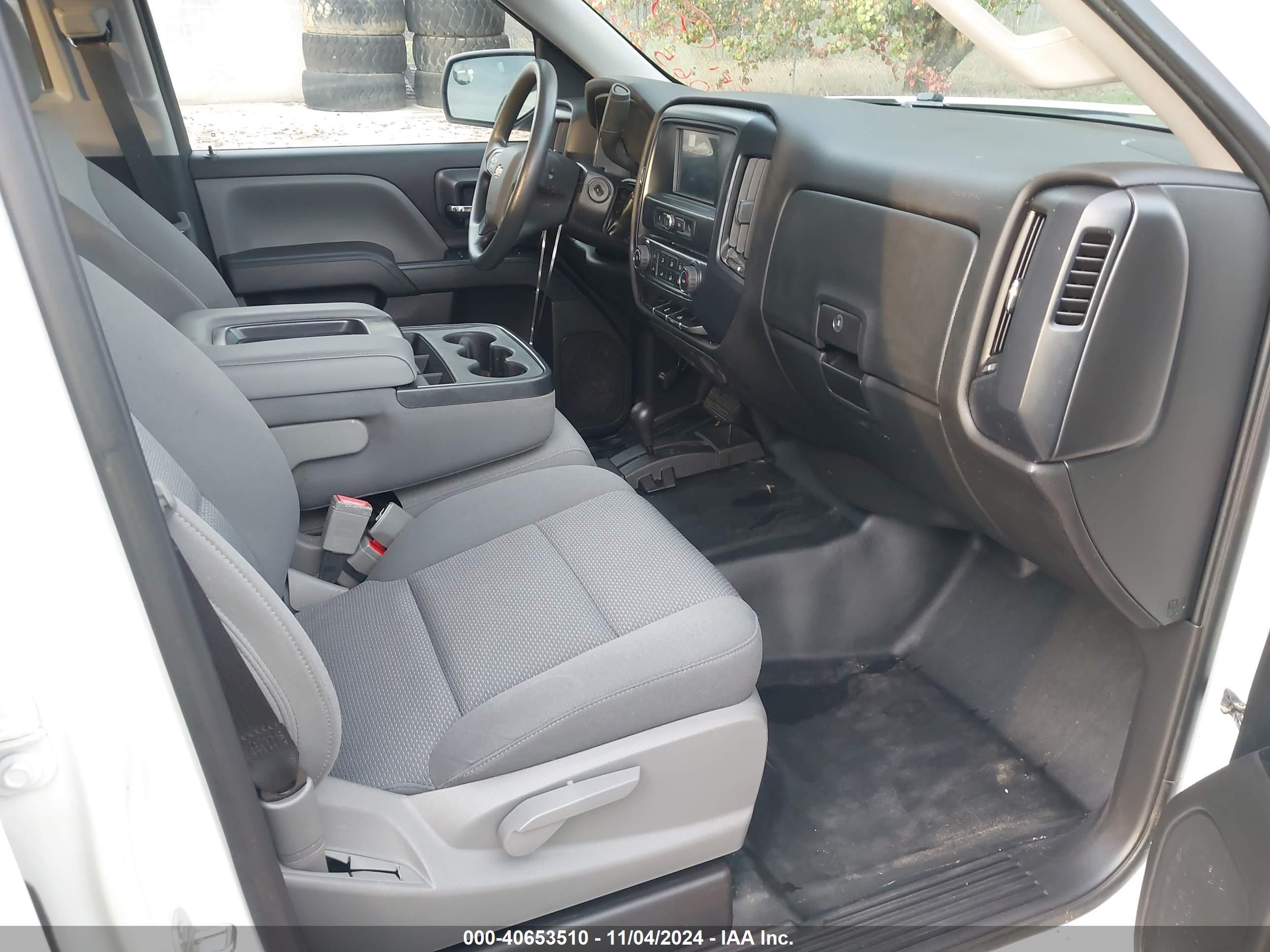 CHEVROLET SILVERADO image 5