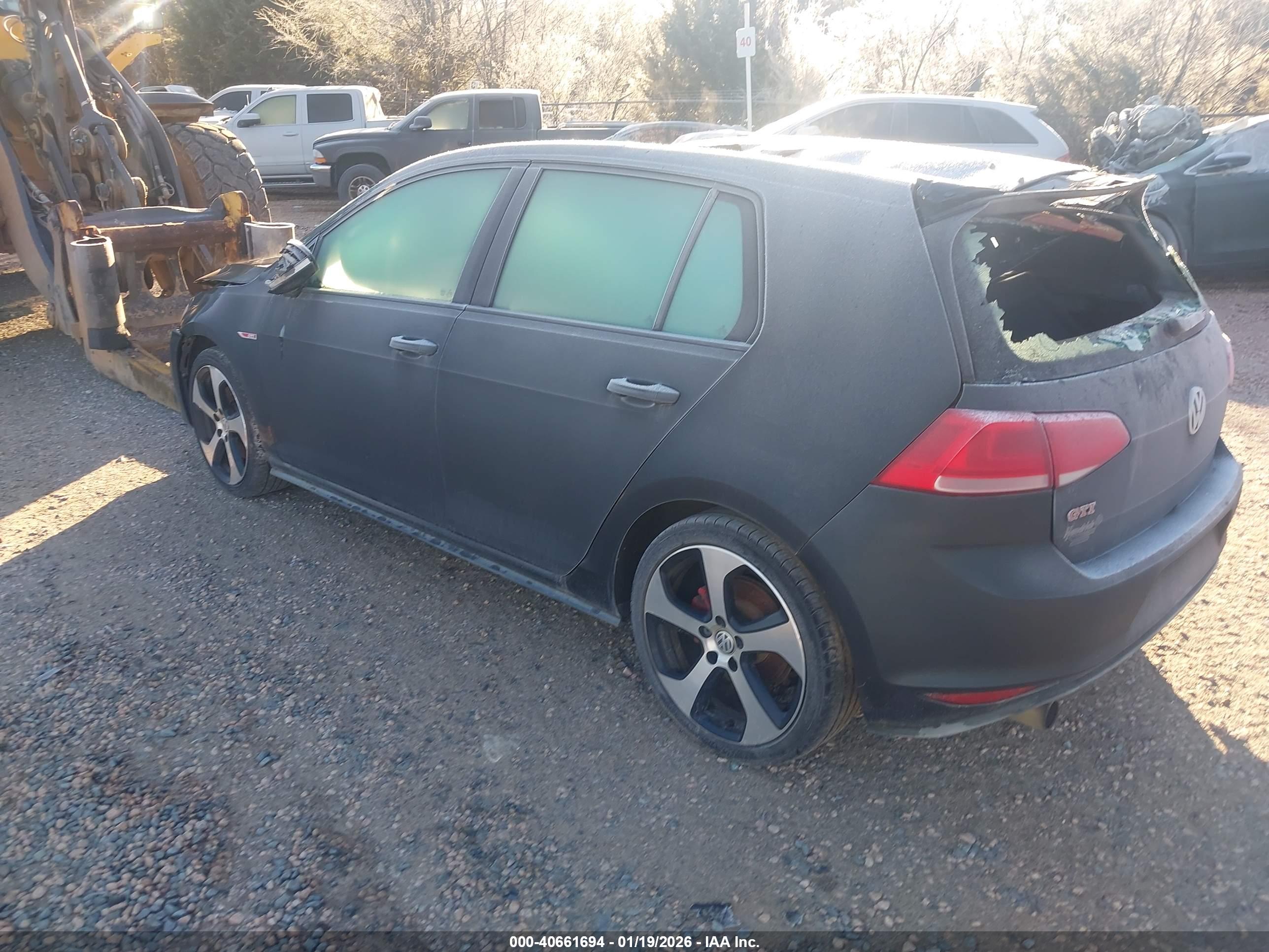 VOLKSWAGEN GOLF image 3