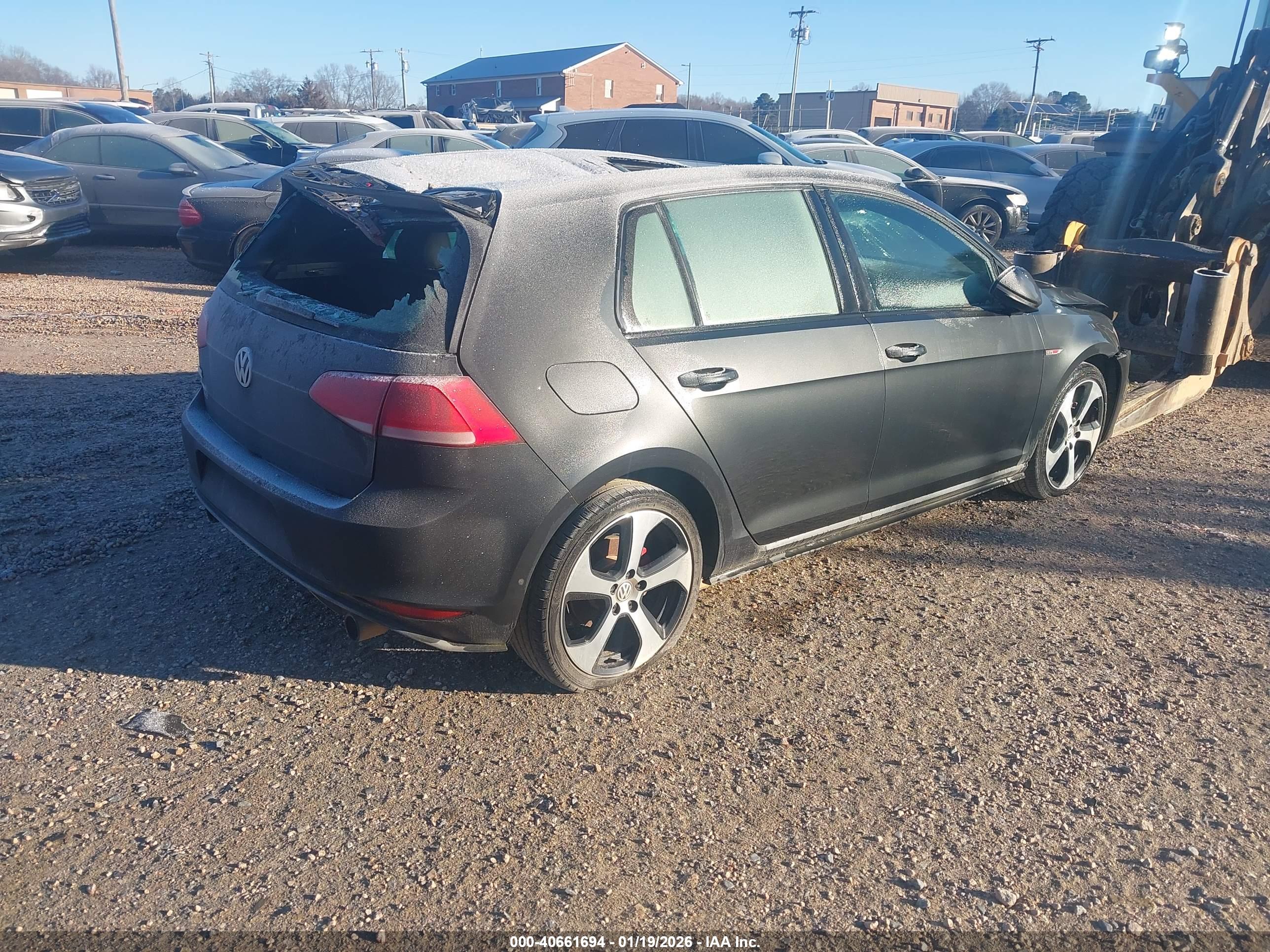 VOLKSWAGEN GOLF image 4