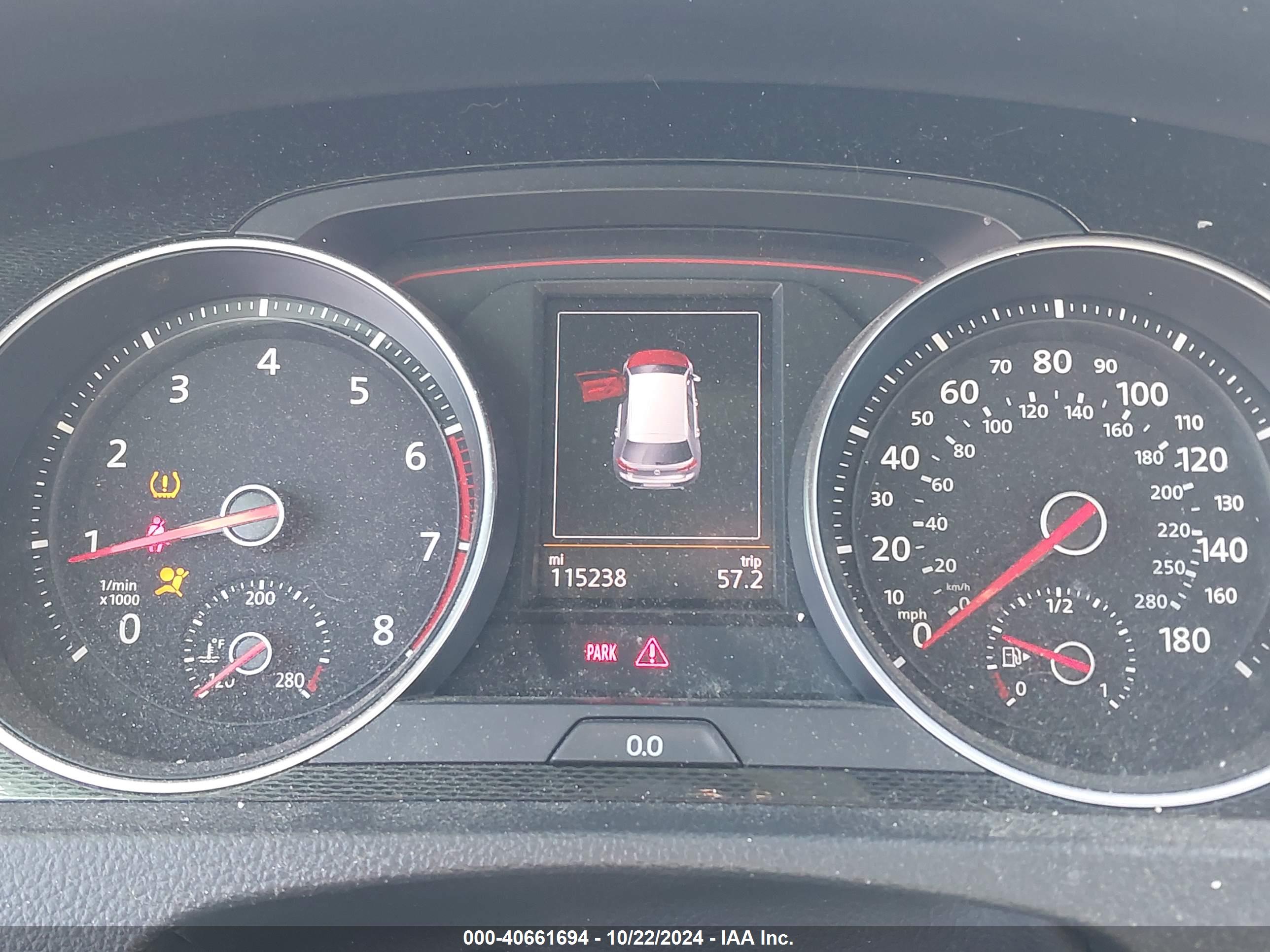 VOLKSWAGEN GOLF image 7