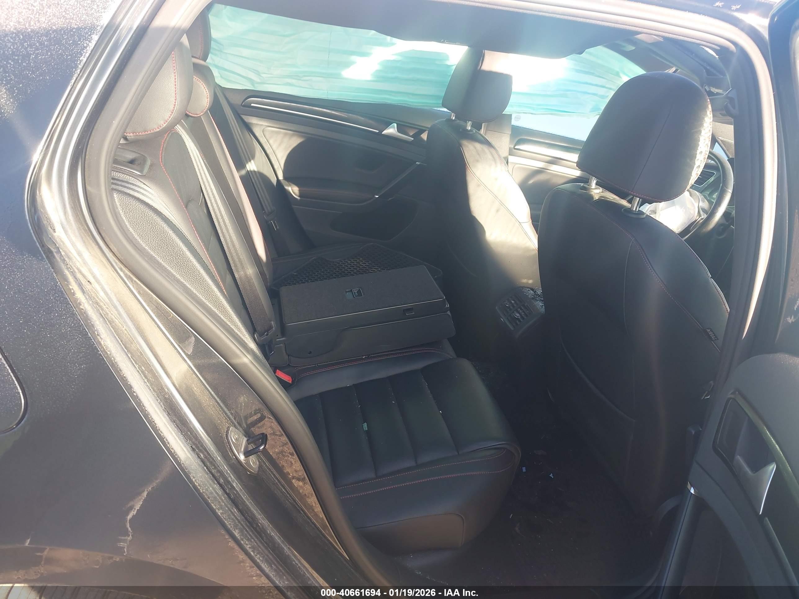 VOLKSWAGEN GOLF image 8