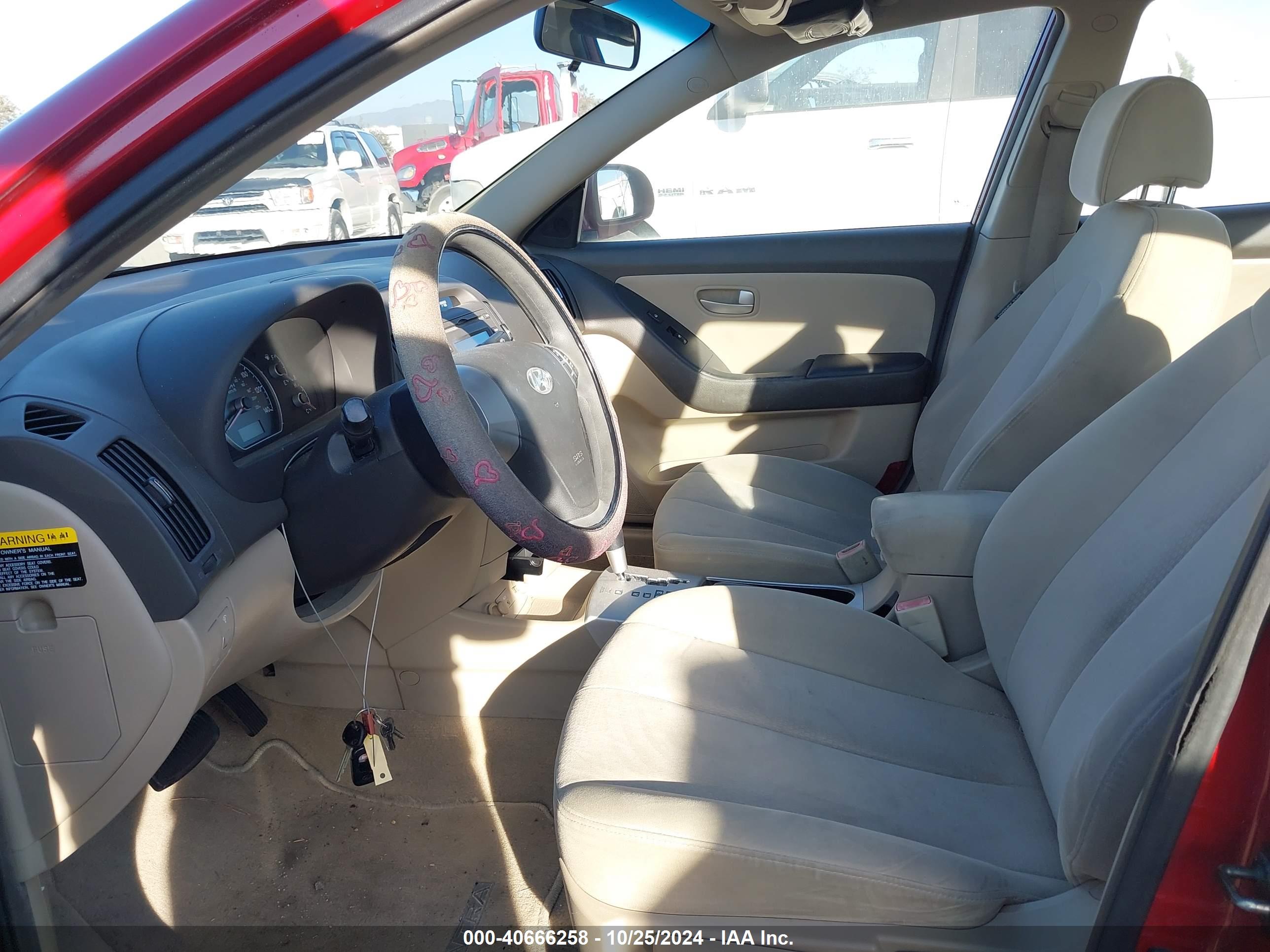 HYUNDAI ELANTRA image 5