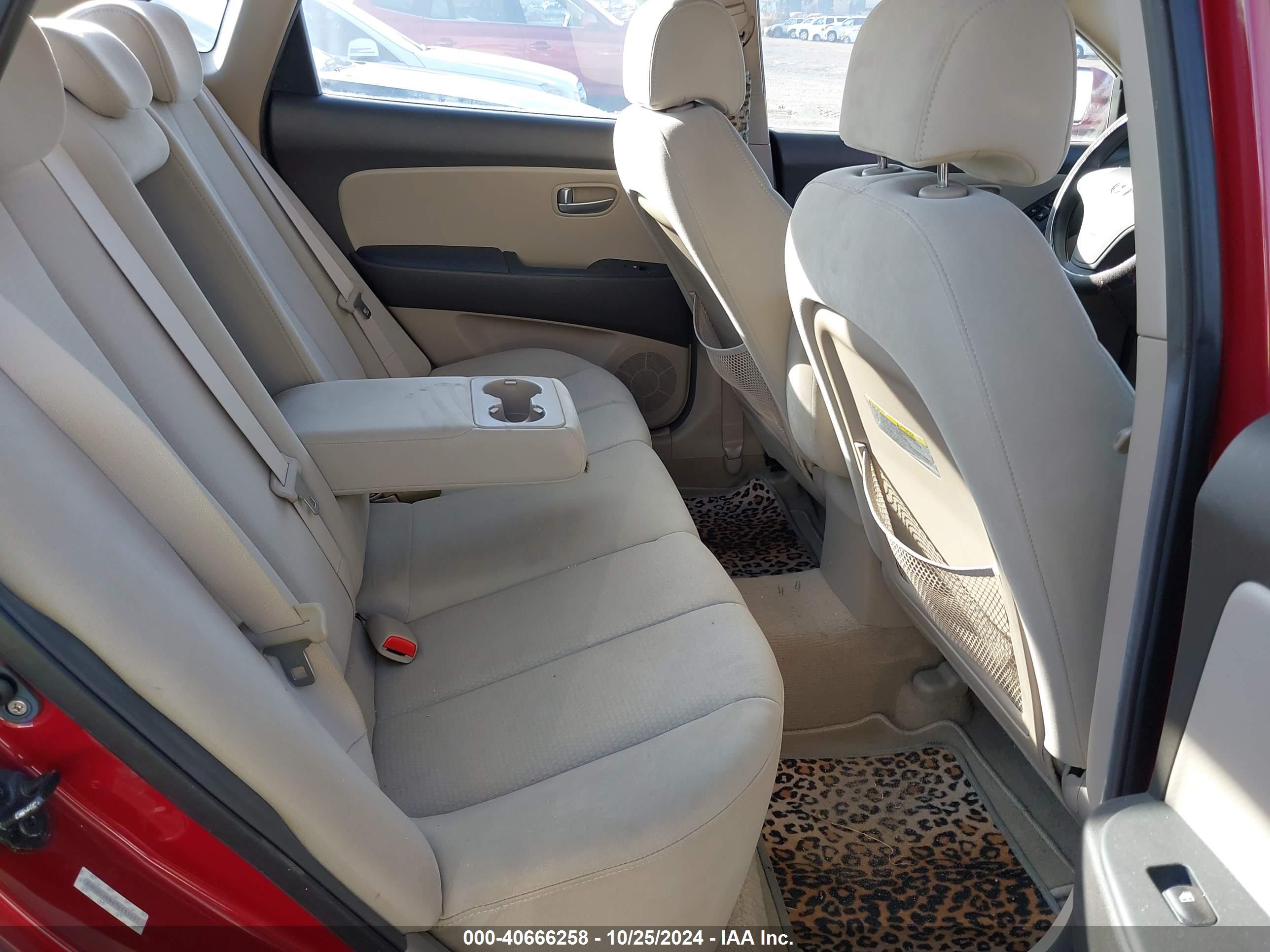 HYUNDAI ELANTRA image 8