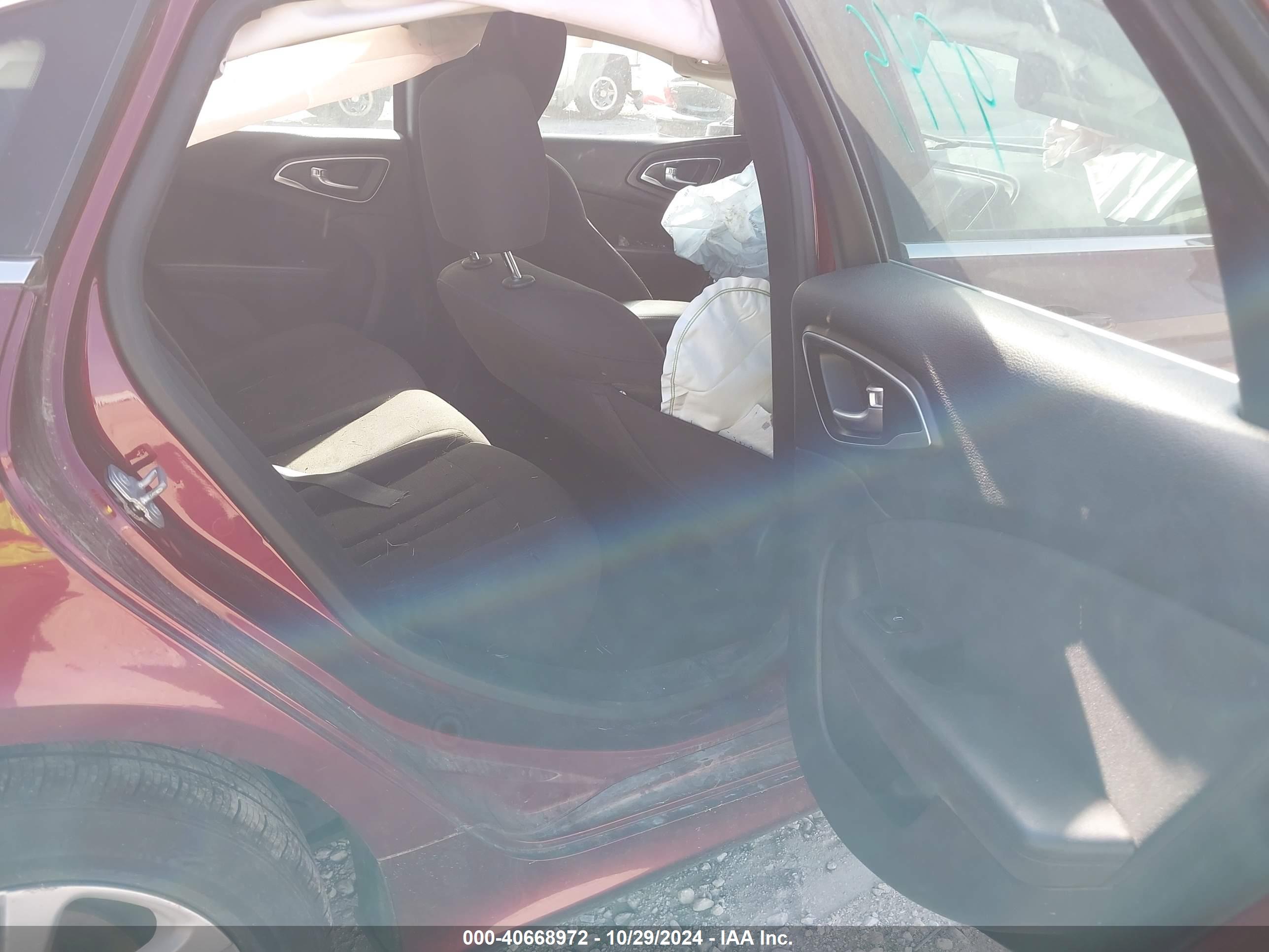 CHRYSLER 200 image 8