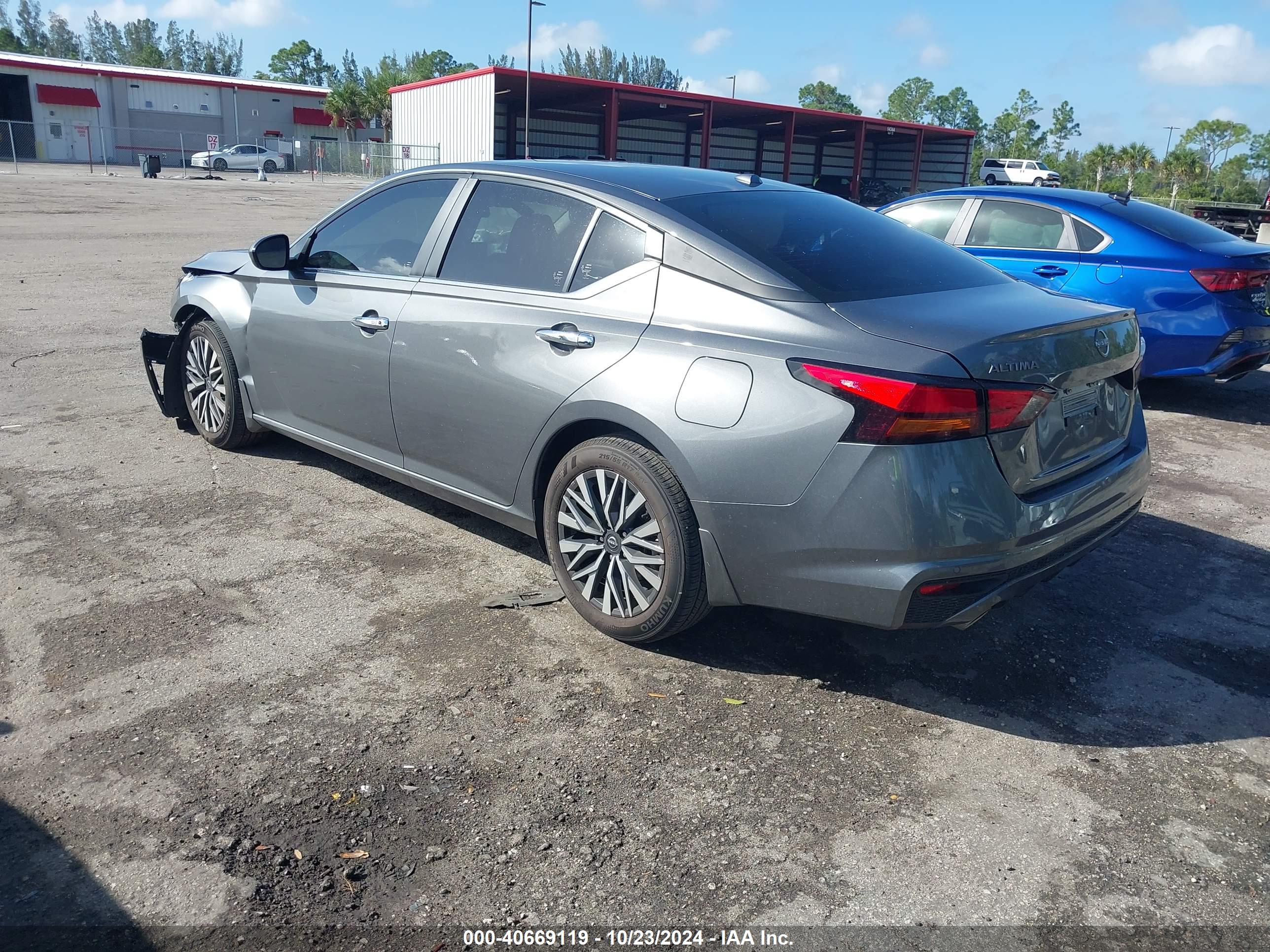 NISSAN ALTIMA image 3