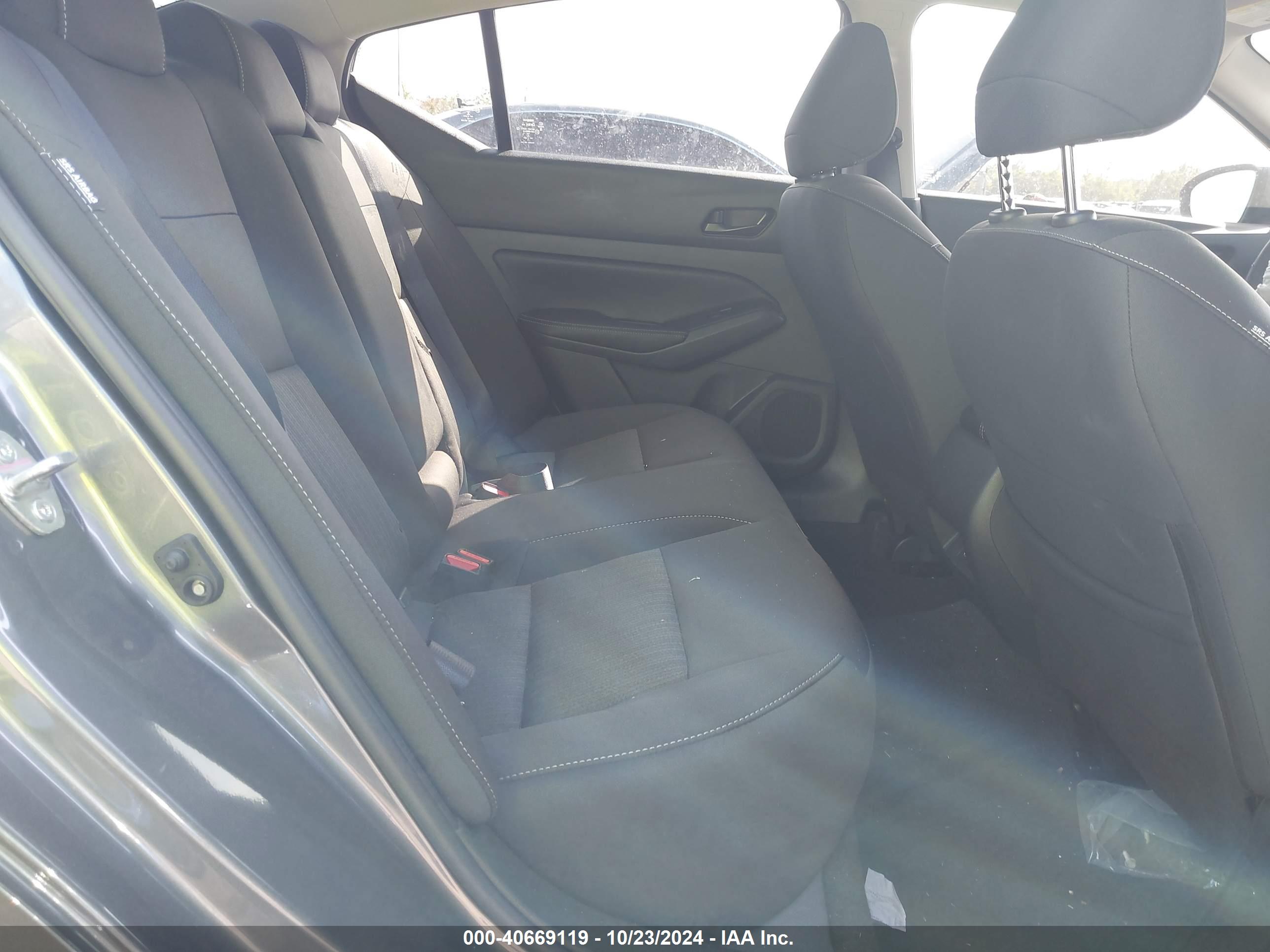 NISSAN ALTIMA image 8