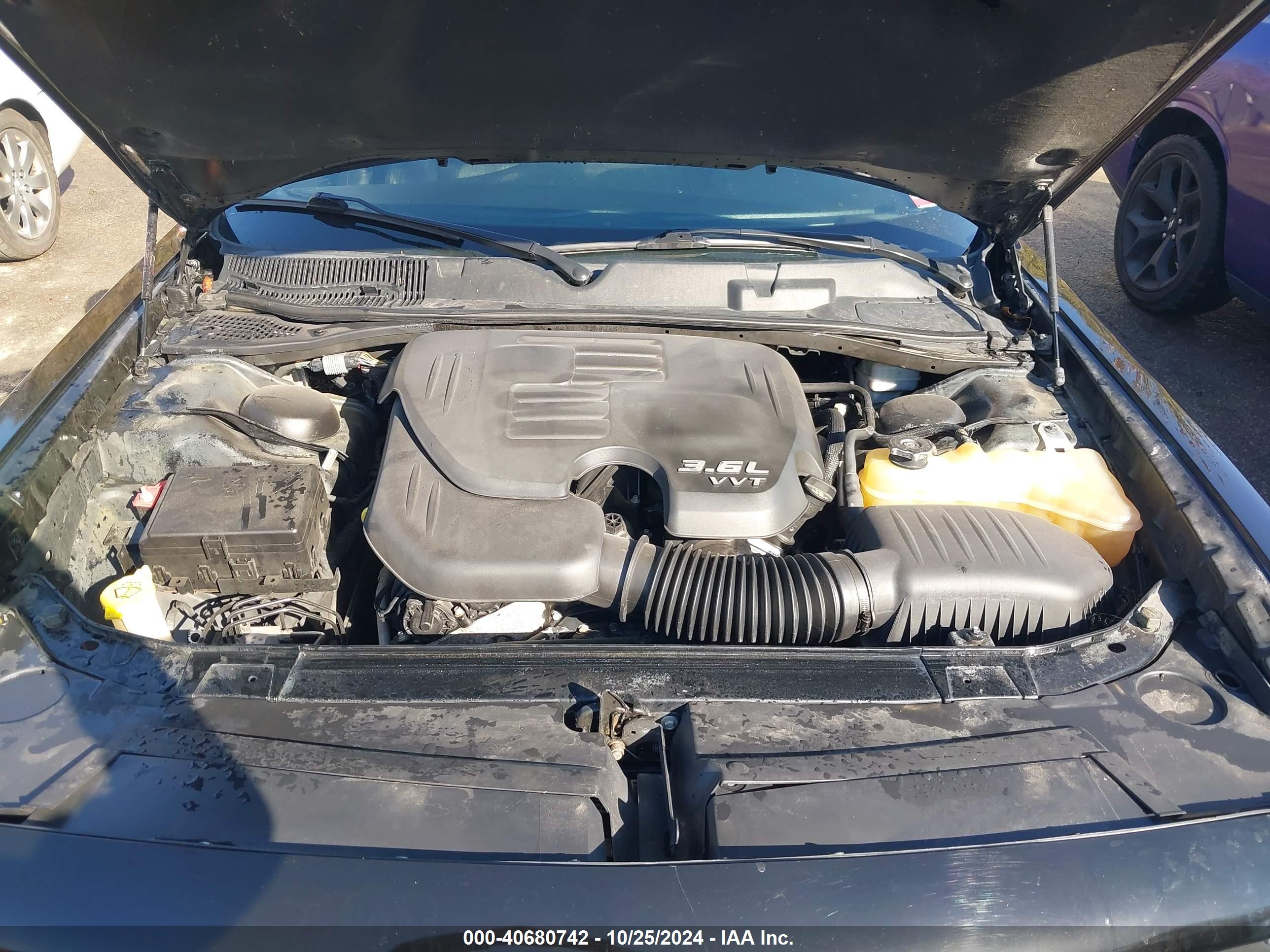 DODGE CHALLENGER image 10