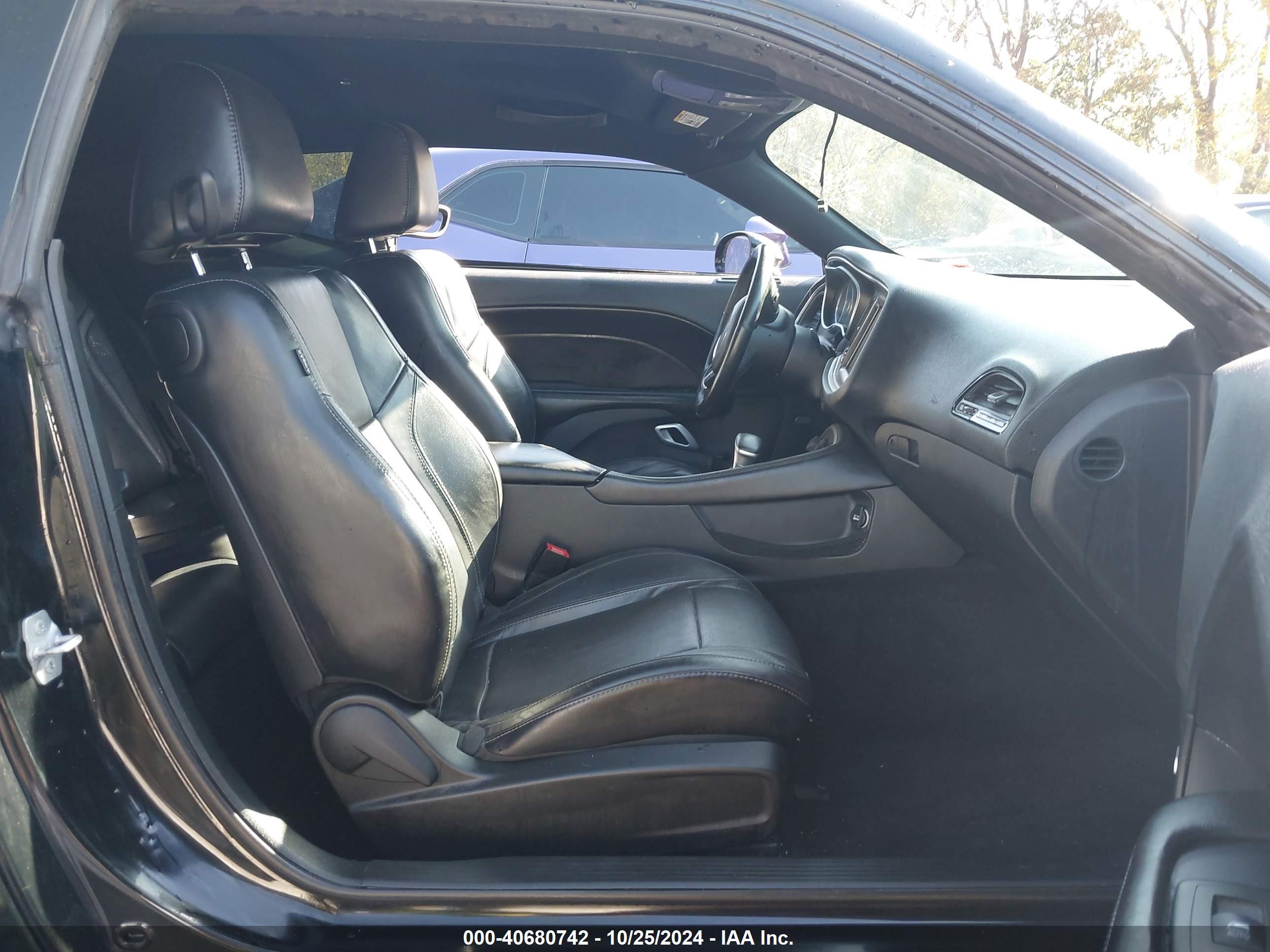 DODGE CHALLENGER image 5