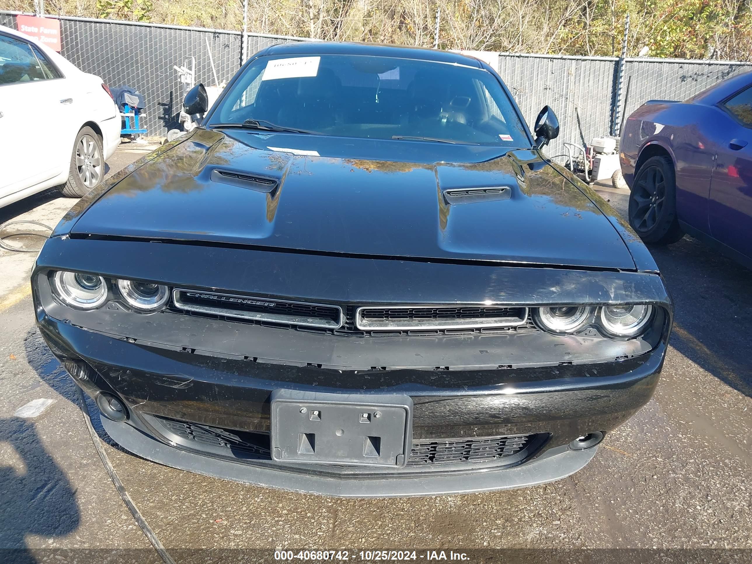 DODGE CHALLENGER image 6