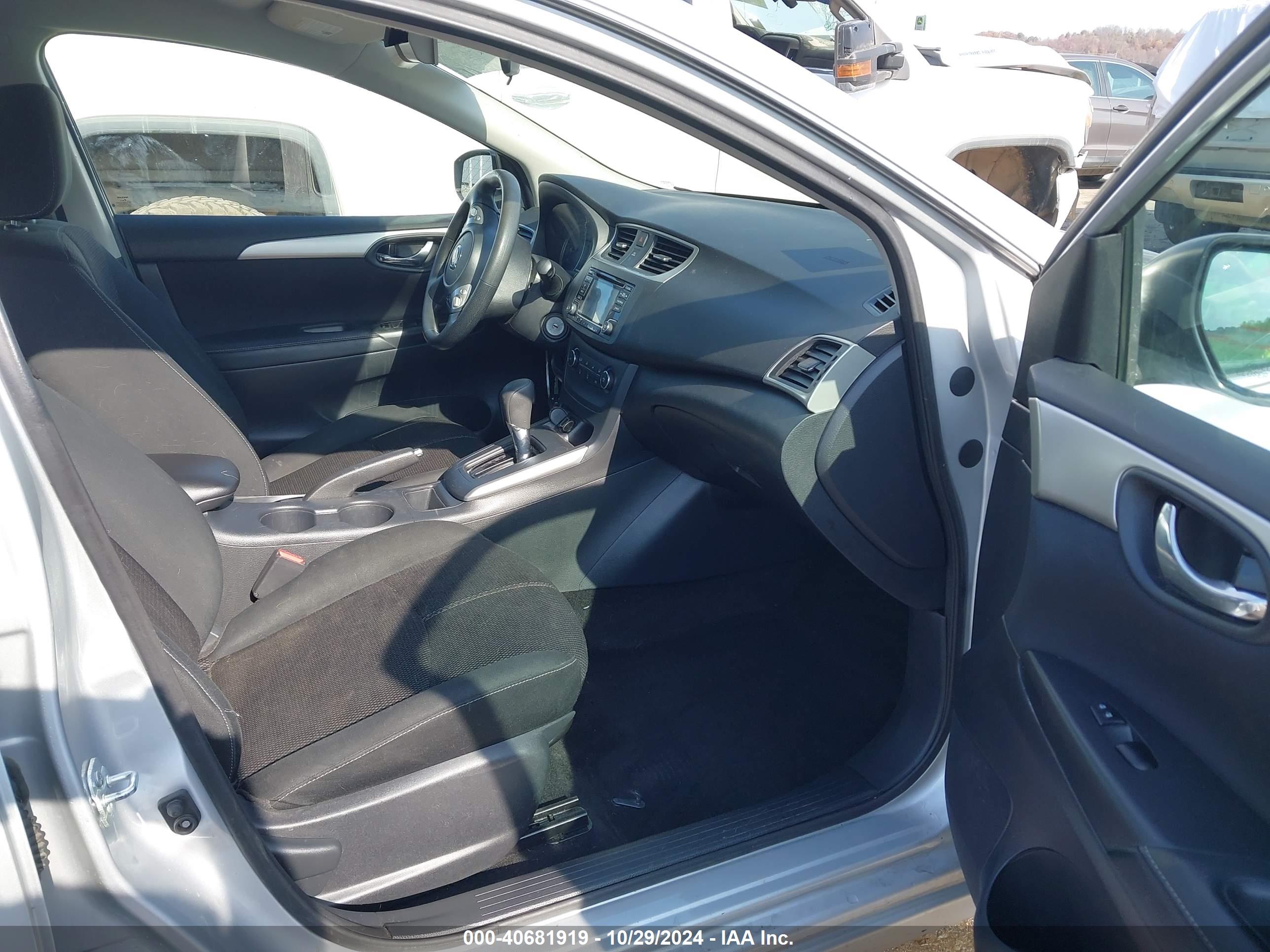 NISSAN SENTRA image 5